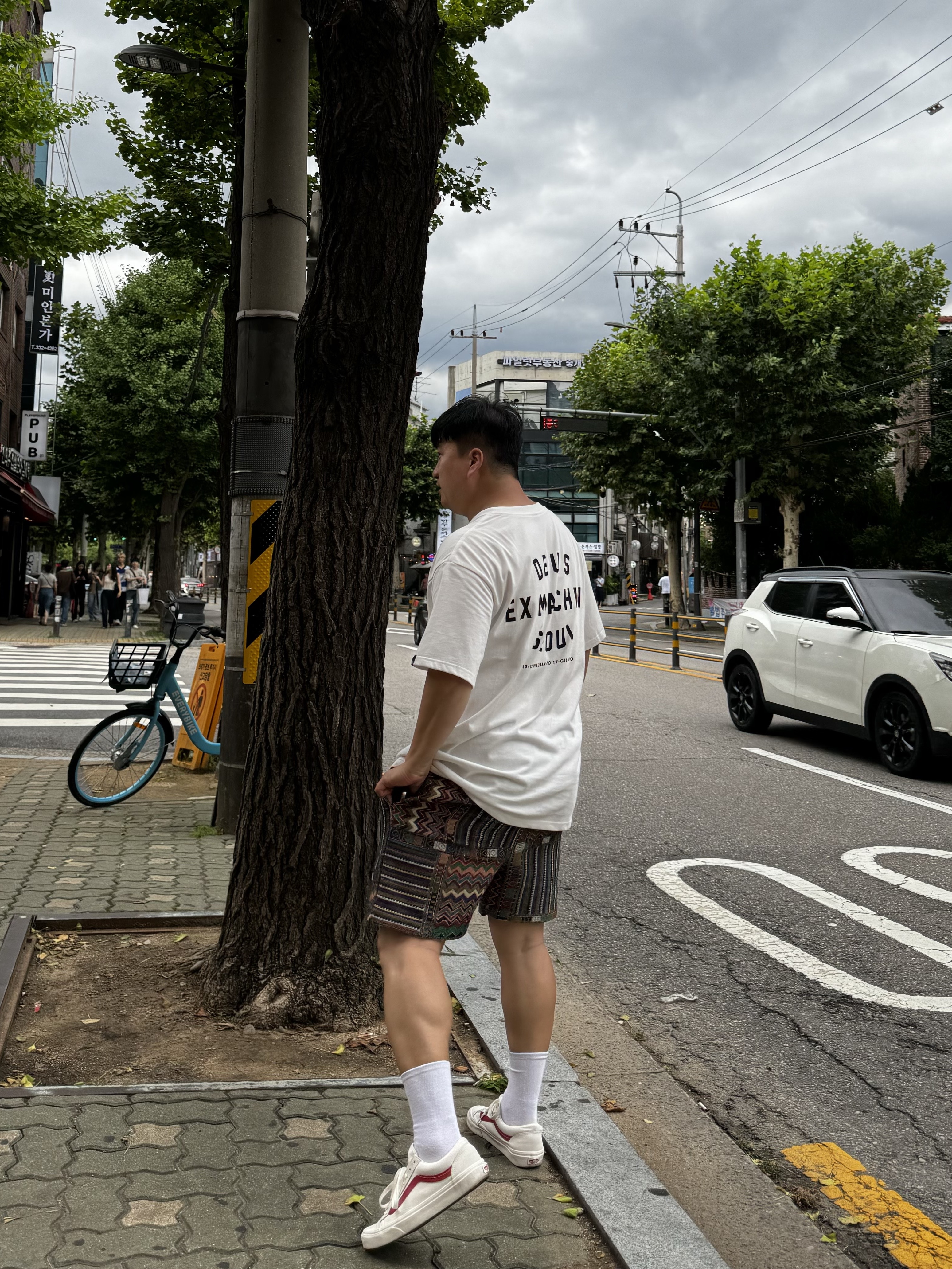 Vans Style 36 Marshmallow Racing Red, Deus Ex Machina Seoul College T-Shirt White 착용 스타일