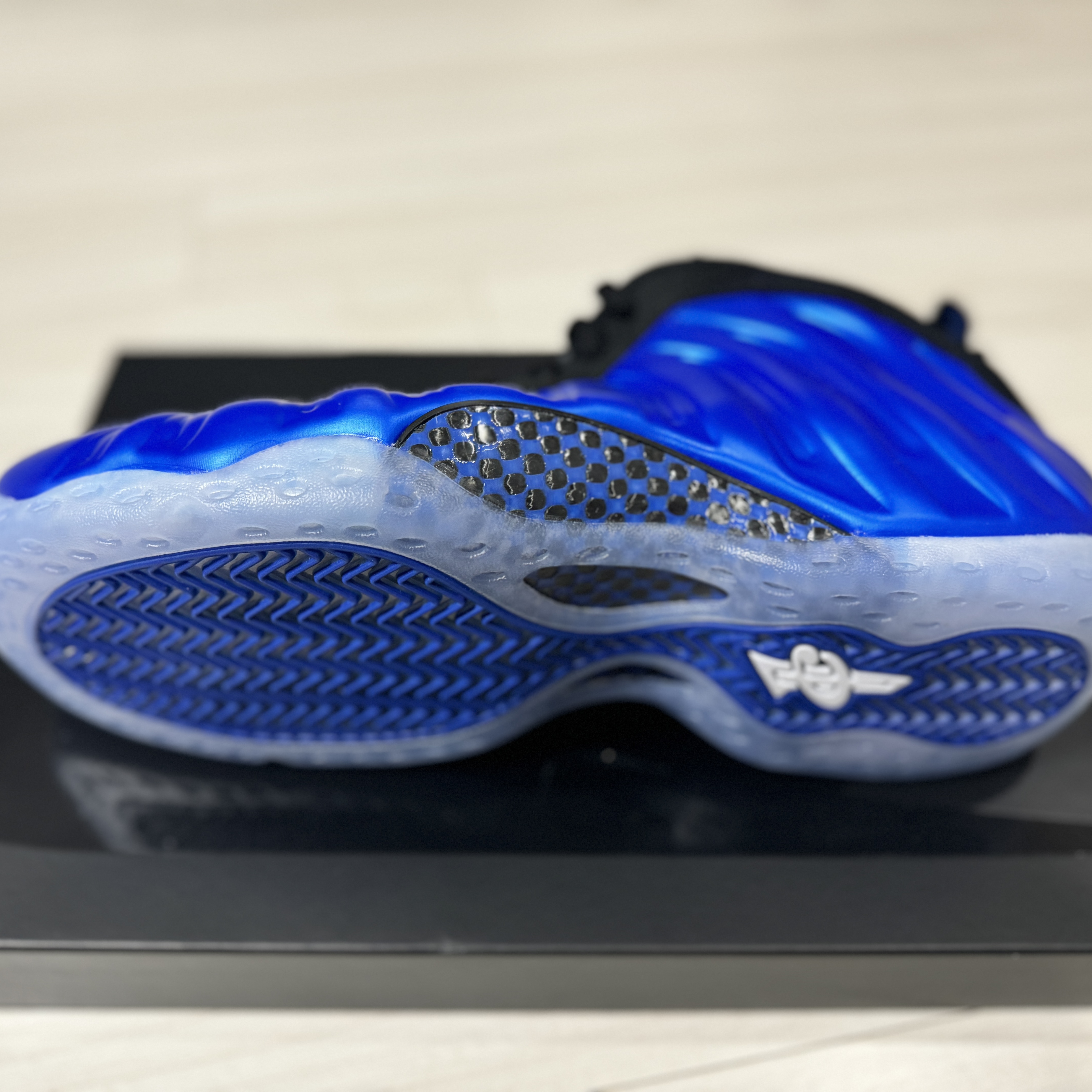 Nike Air Foamposite One International Blue 착용 스타일 - 3