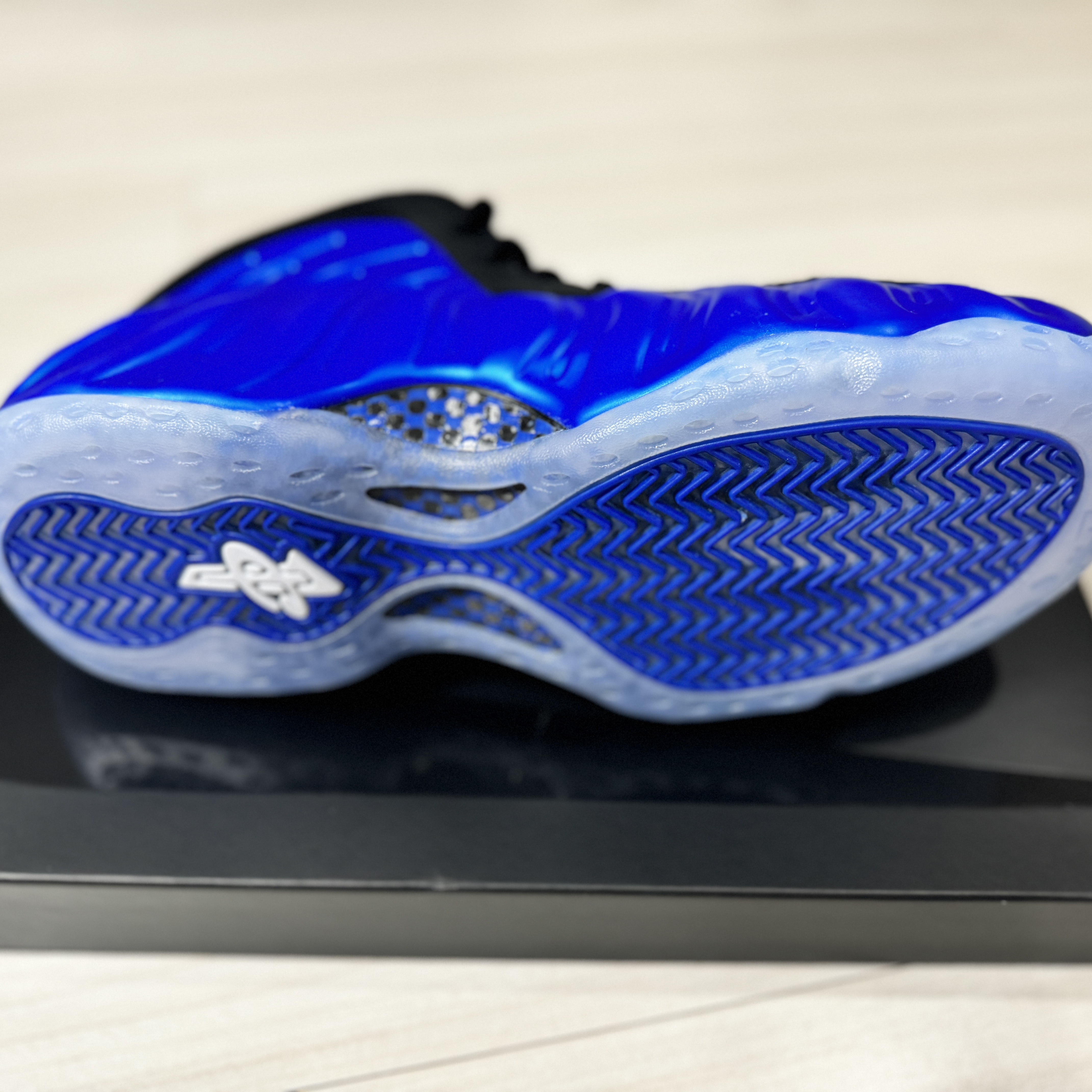 Nike Air Foamposite One International Blue 착용 스타일 - 2