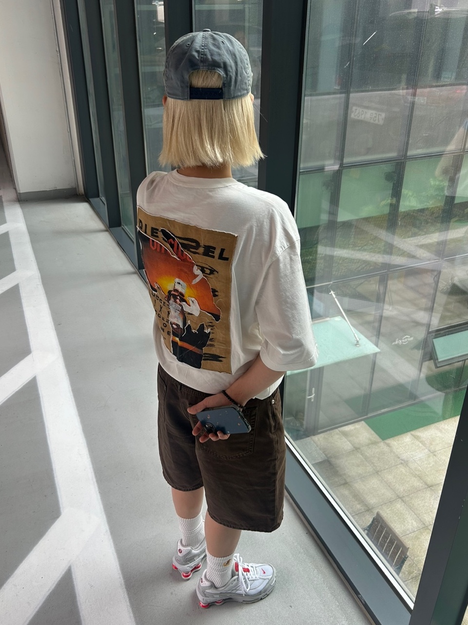 Stussy Washed Canvas Big OL' Shorts Brown, Nike x Supreme Shox Ride 2 SP White 착용 스타일