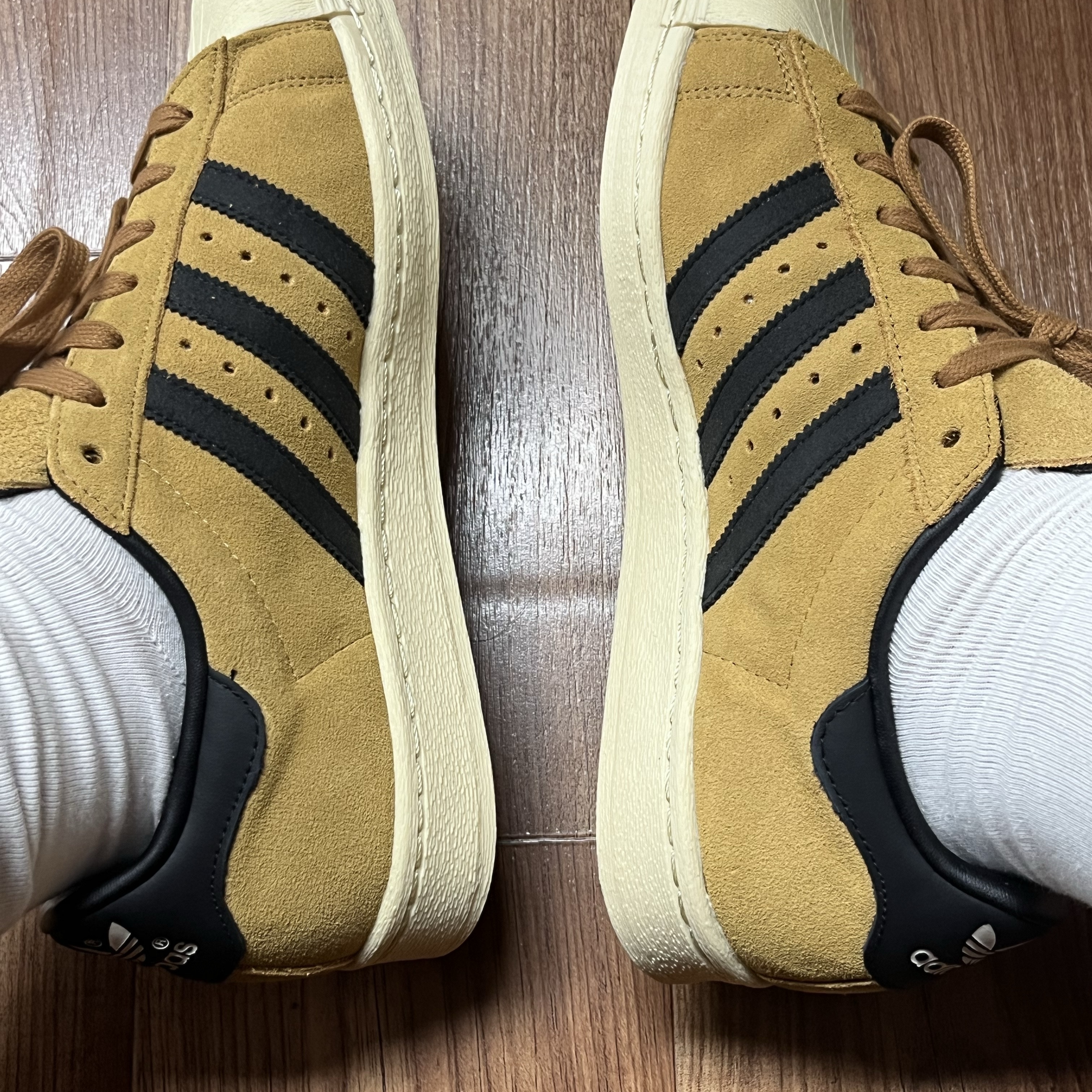 Adidas Superstar 82 Mesa Core Black 착용 스타일