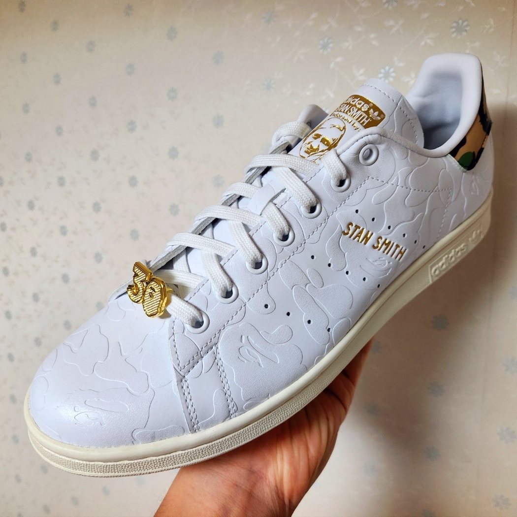Adidas x BAPE Stan Smith Cloud White Off White 착용 스타일 - 1