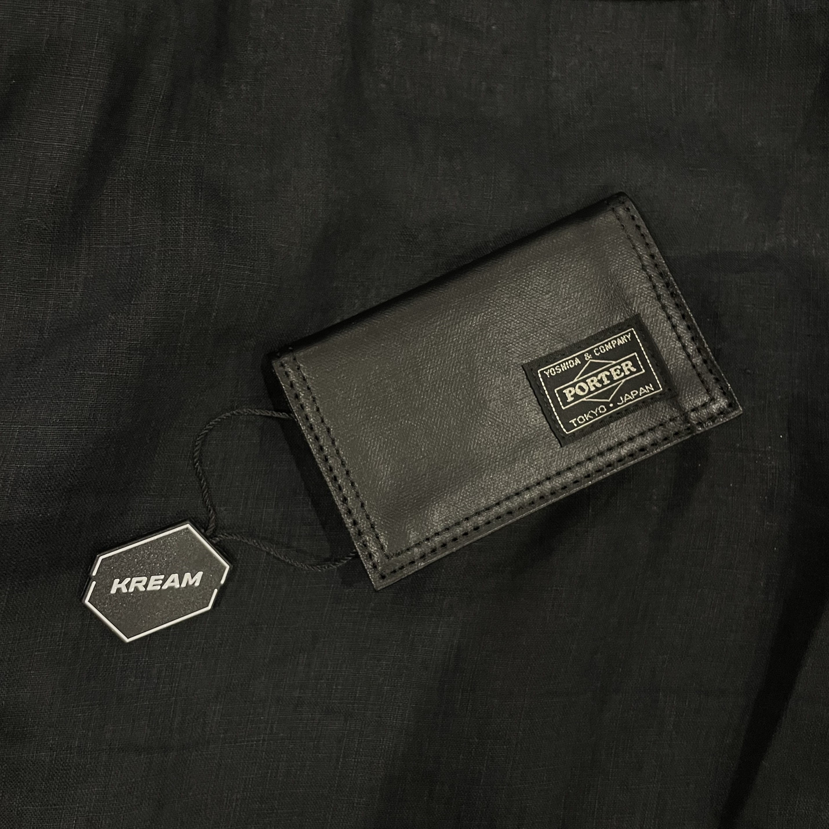 Porter Free Style Card Case Black 착용 스타일