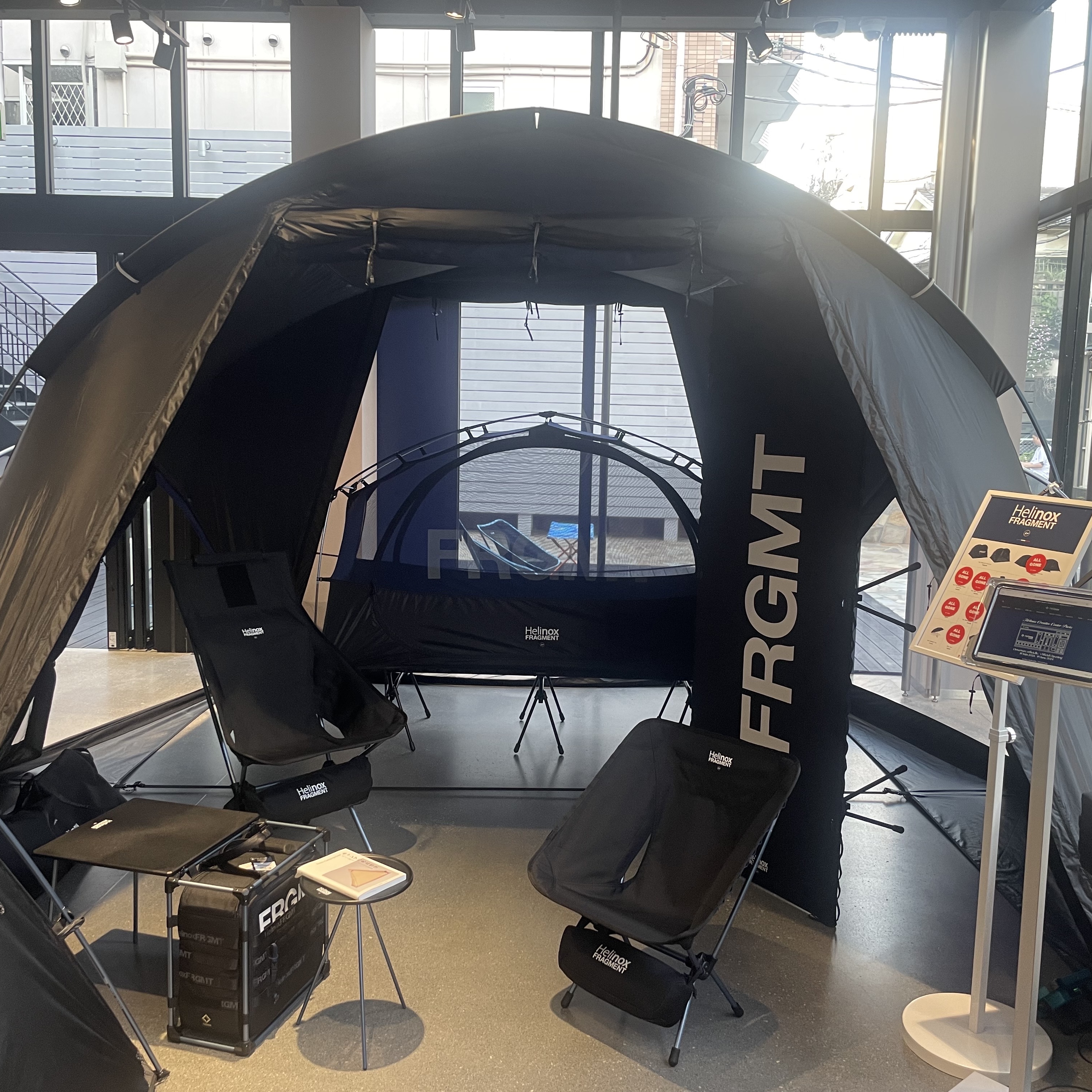 Helinox x Fragment Design Tactical Cot Tent Solo Inner Tent Black Navy Mesh, Helinox x Fragment Design Tactical Chair Black Navy 착용 스타일