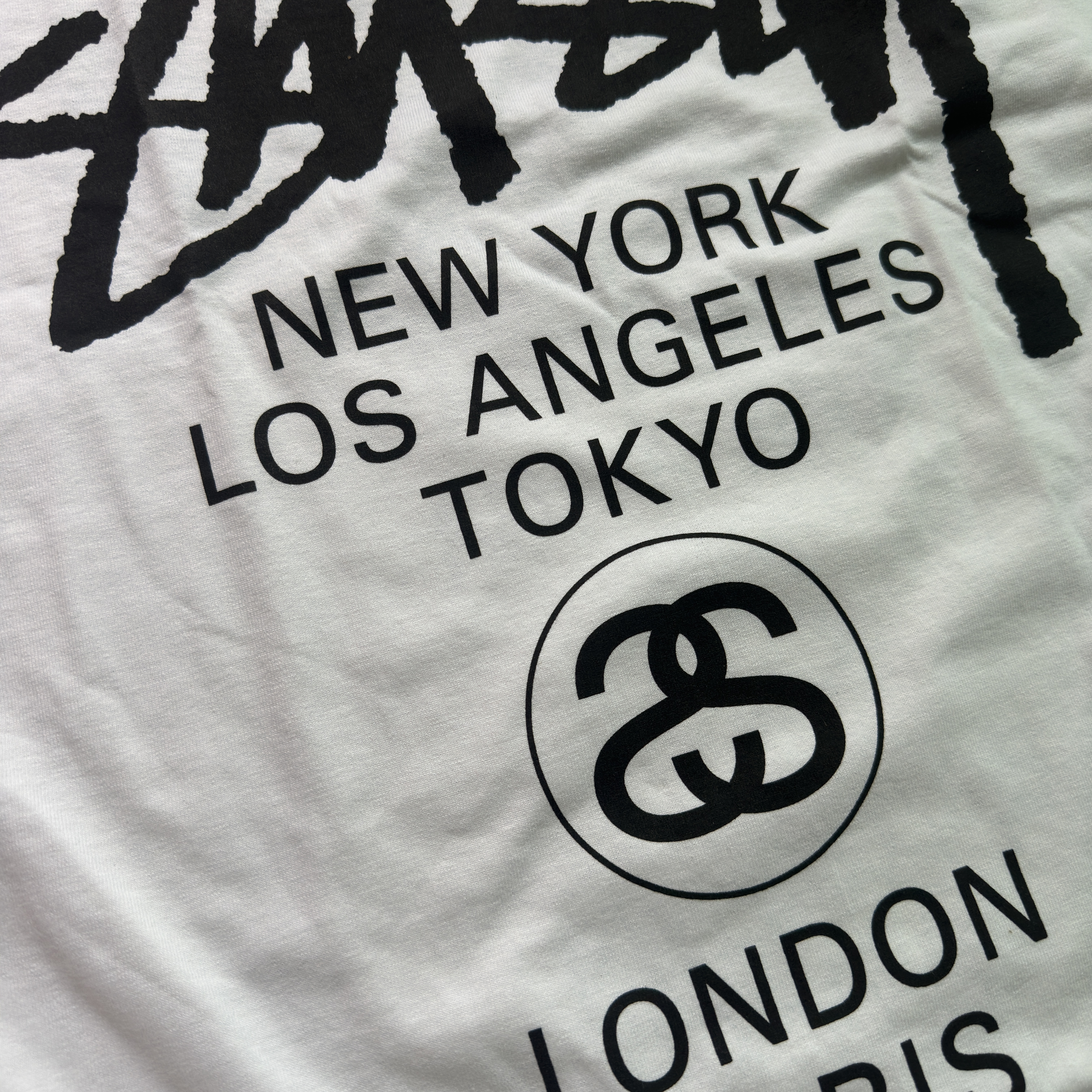 Stussy World Tour T-Shirt White 착용 스타일 - 1