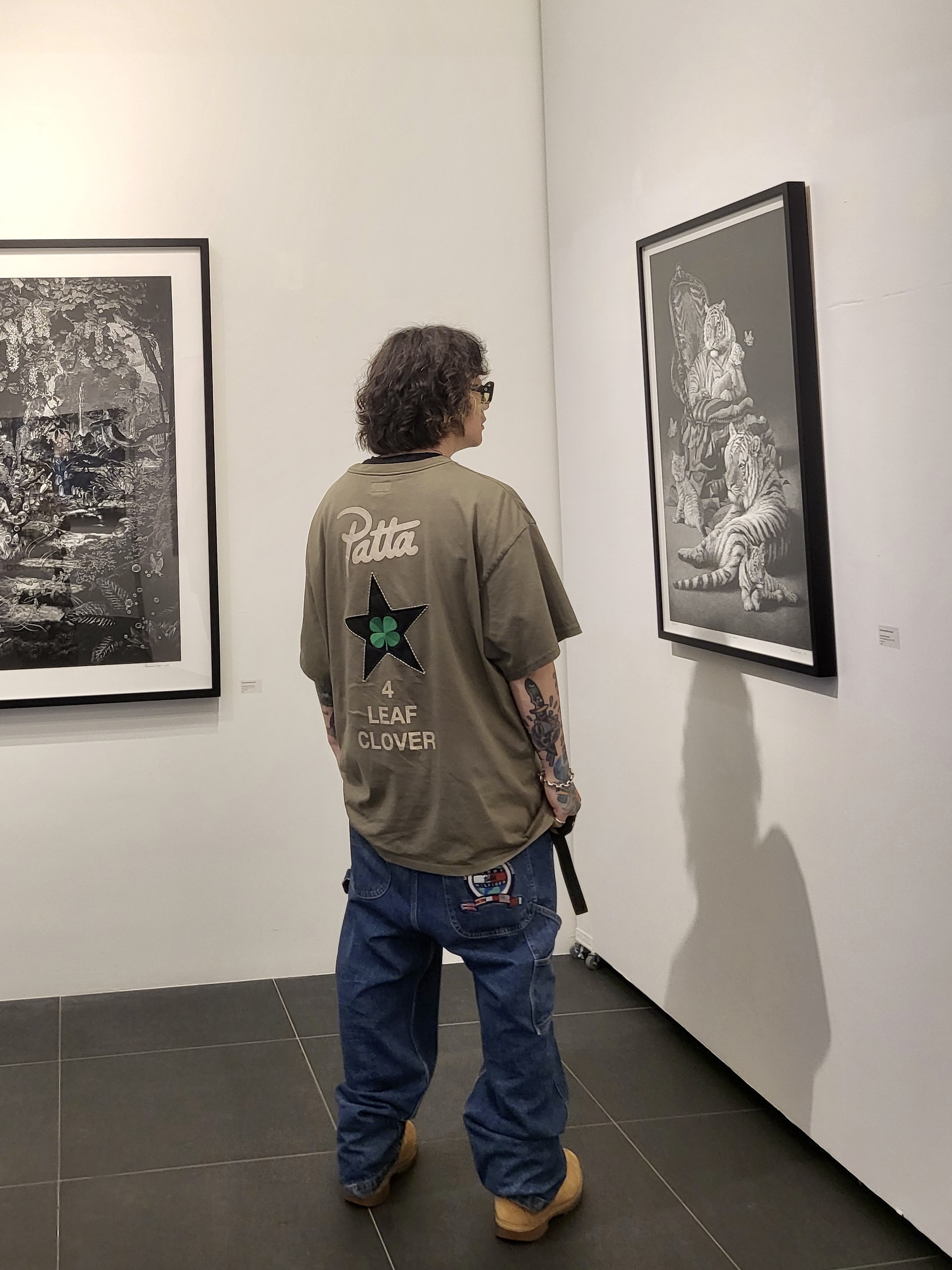 Converse x Patta Four Leaf Clover Short Sleeve T-Shirt Burnt Olive, Timberland Premium 6 inch Waterproof Boot Wheat Nubuck - Wide 착용 스타일 - 2