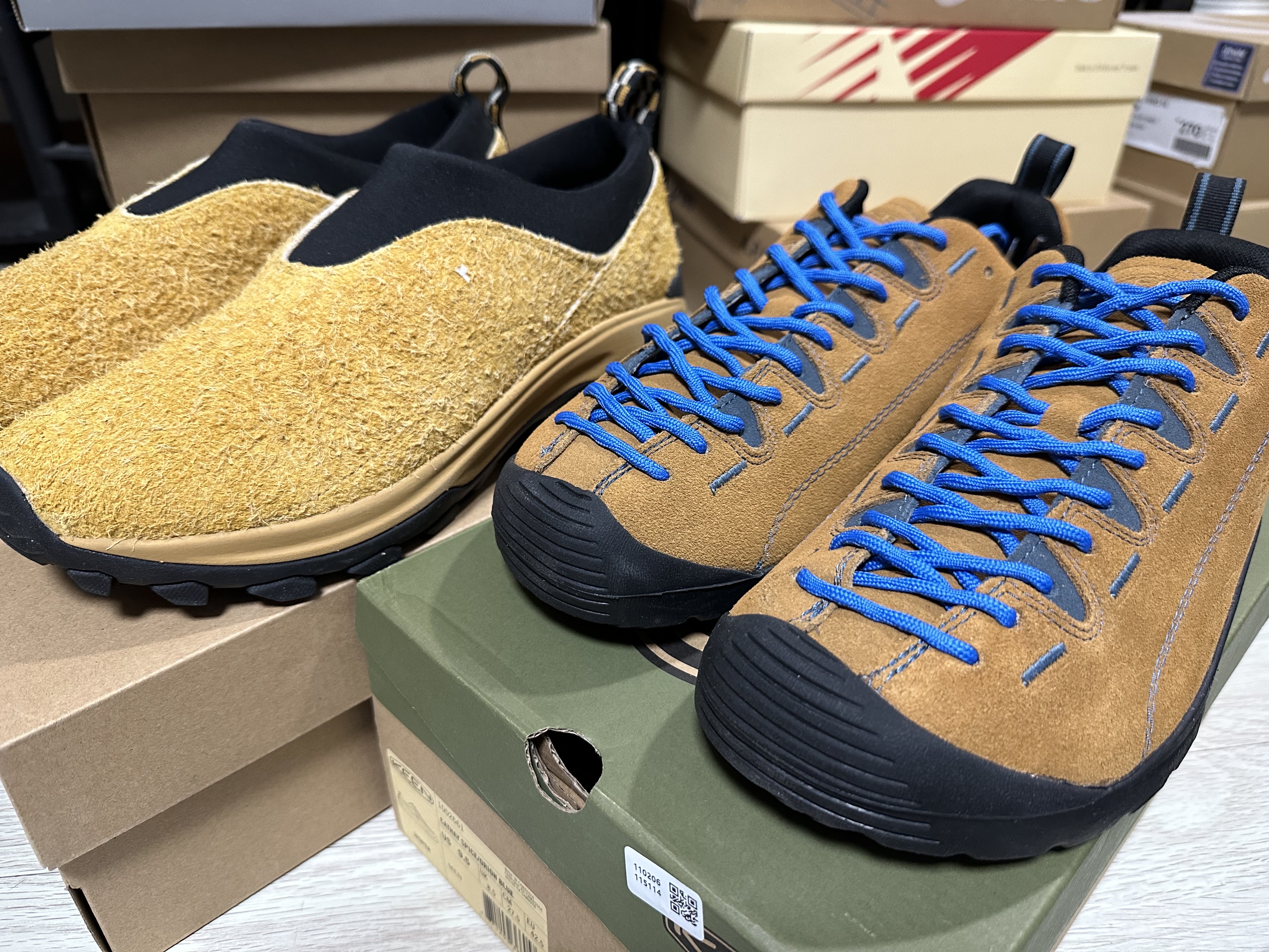 Keen Jasper Suede Sneakers Camel, Merrell Winter Moc 3 1TRL Chai 착용 스타일