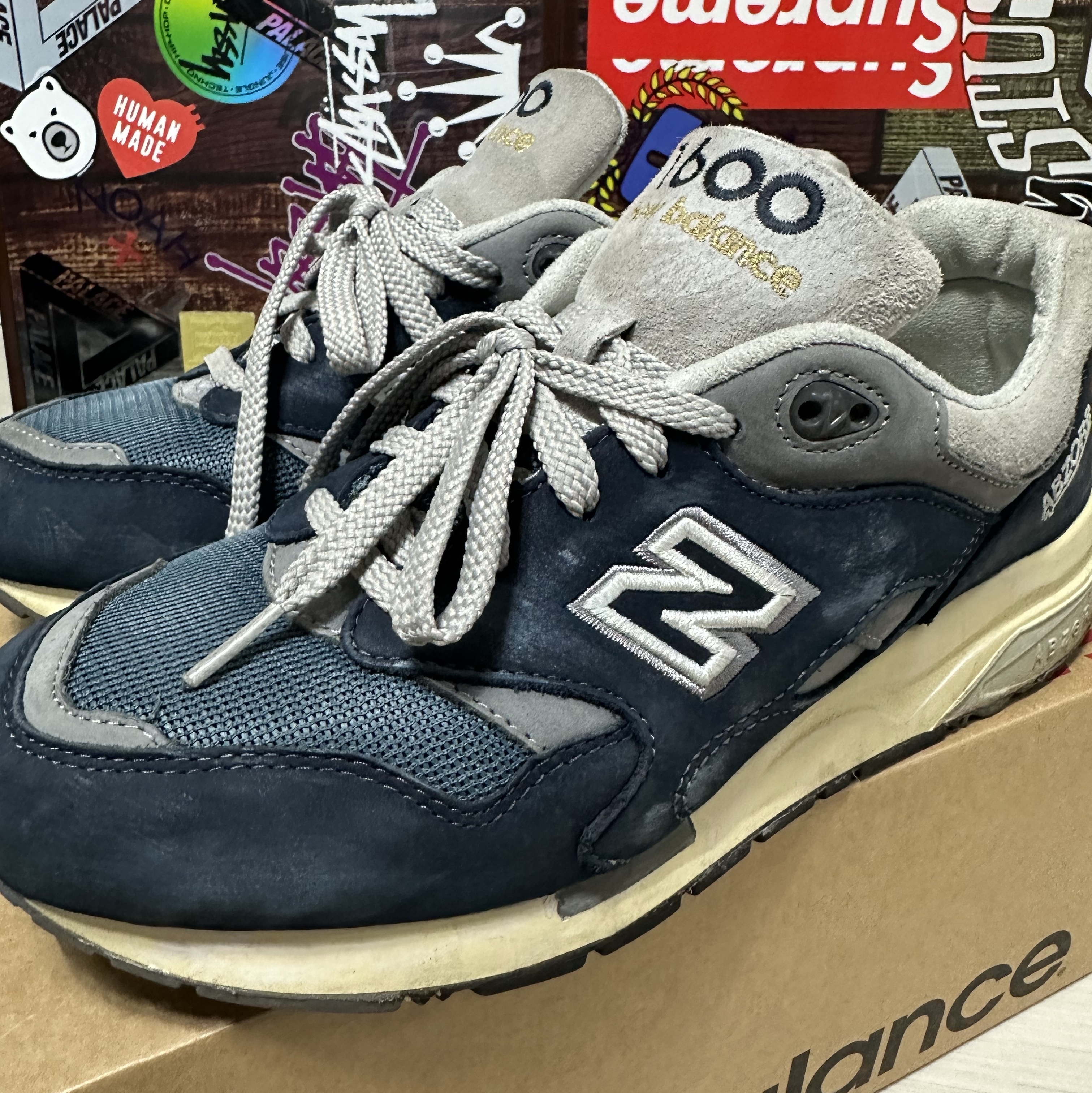New Balance 1600 Premium Vintage Navy 착용 스타일