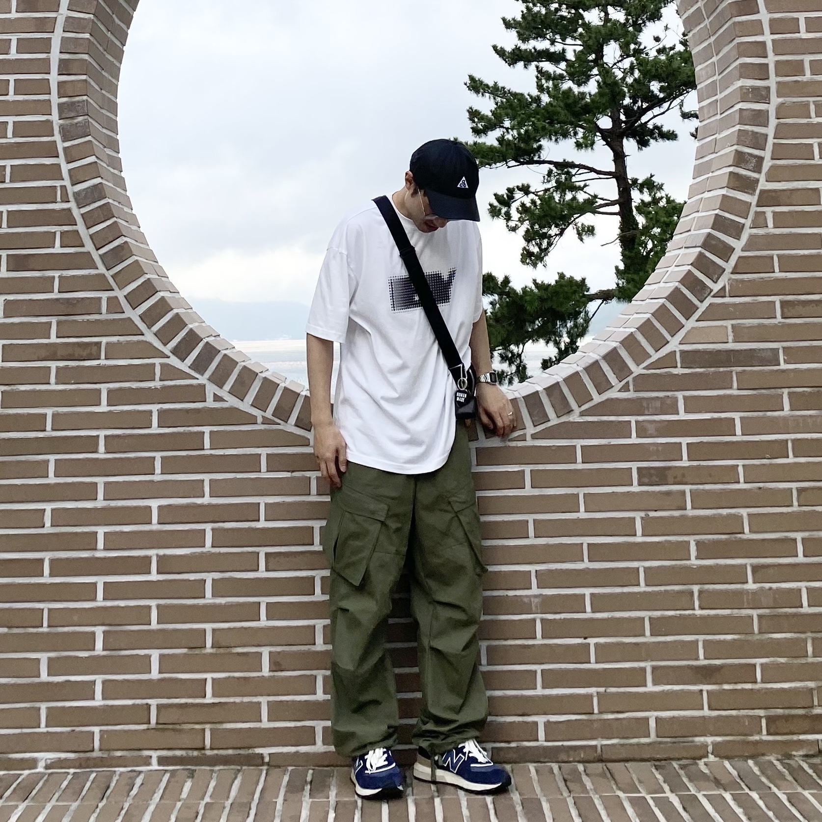Human Made Heart Keyring Black, New Balance 574 Legacy Navy 착용 스타일