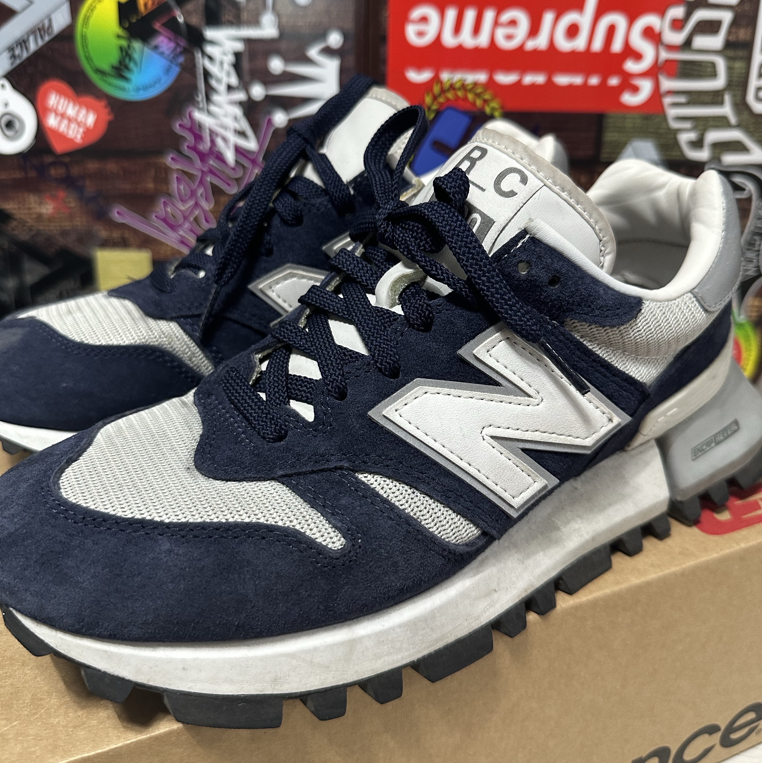 New Balance R_C 1300 Navy Pigment 착용 스타일