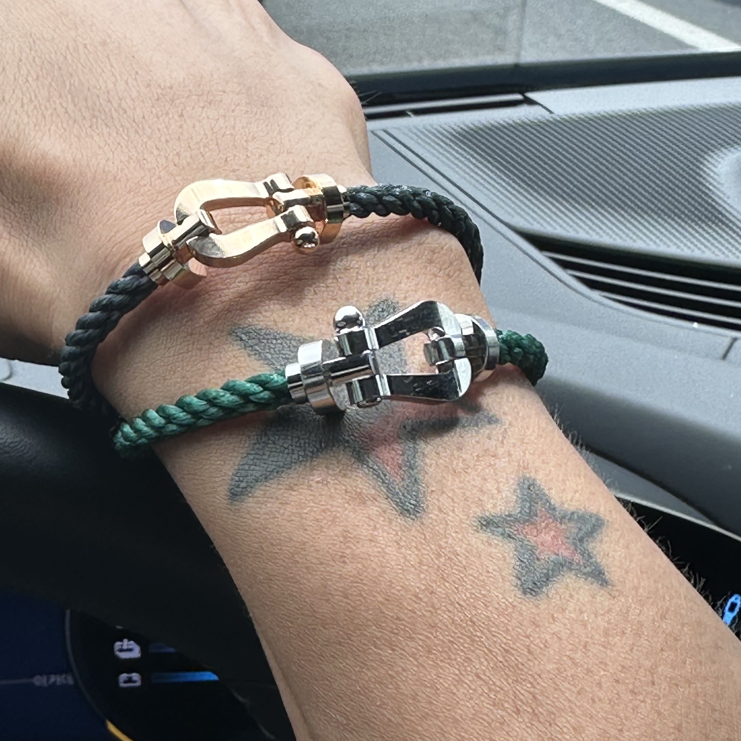 Fred Force 10 Steel Cable Bracelet Large 18K Yellow Gold, Fred Force 10 Steel Cable Bracelet Large 18K White Gold 착용 스타일 - 4