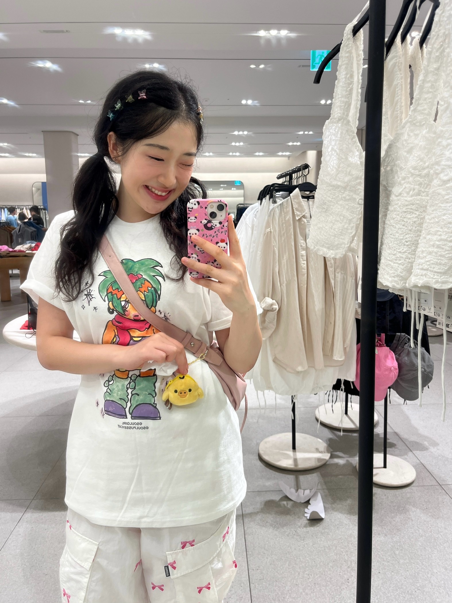 Matin Kim Half Shirring Ribbon Round Bag Pink, Soulpussycat Soulgirl T-Shirt No. 3 White 착용 스타일