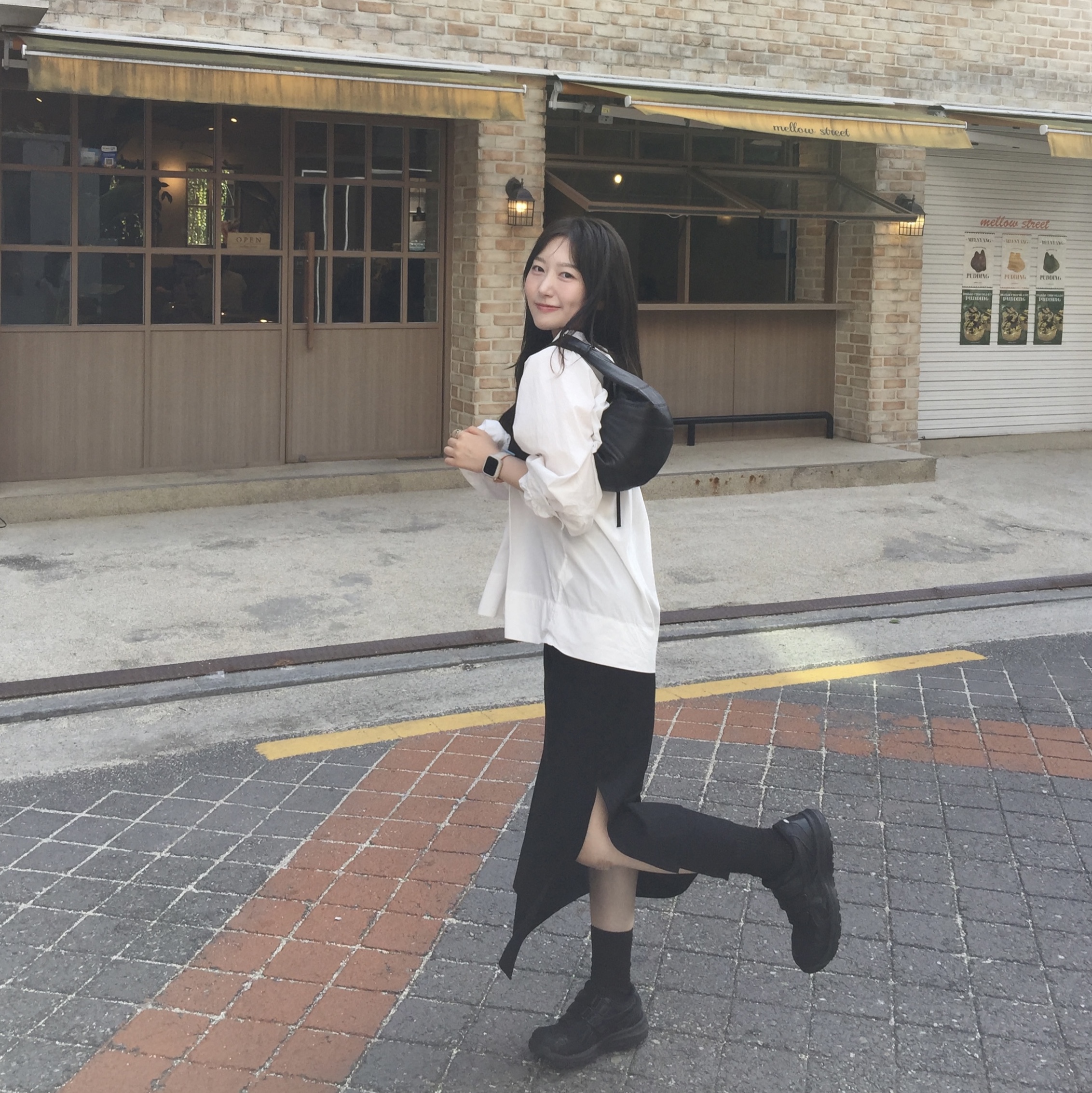 Asics Winjob CP215 Black, Lemaire Mini Fortune Croissant Bag Soft Grained Leather Dark Chocolate 착용 스타일