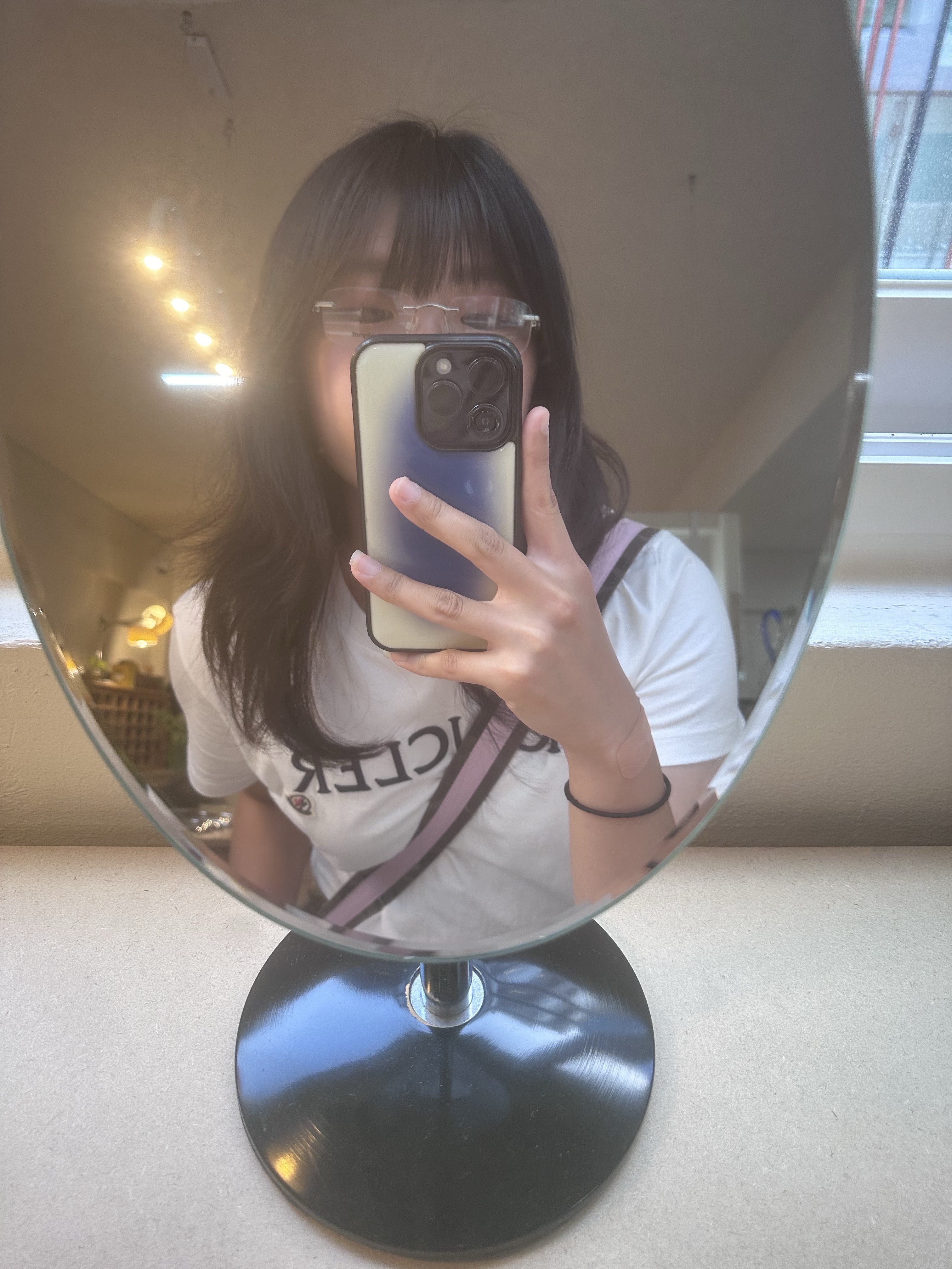 (W) Moncler Embroidered Logo T-Shirt White - 24SS 착용 스타일 - 1