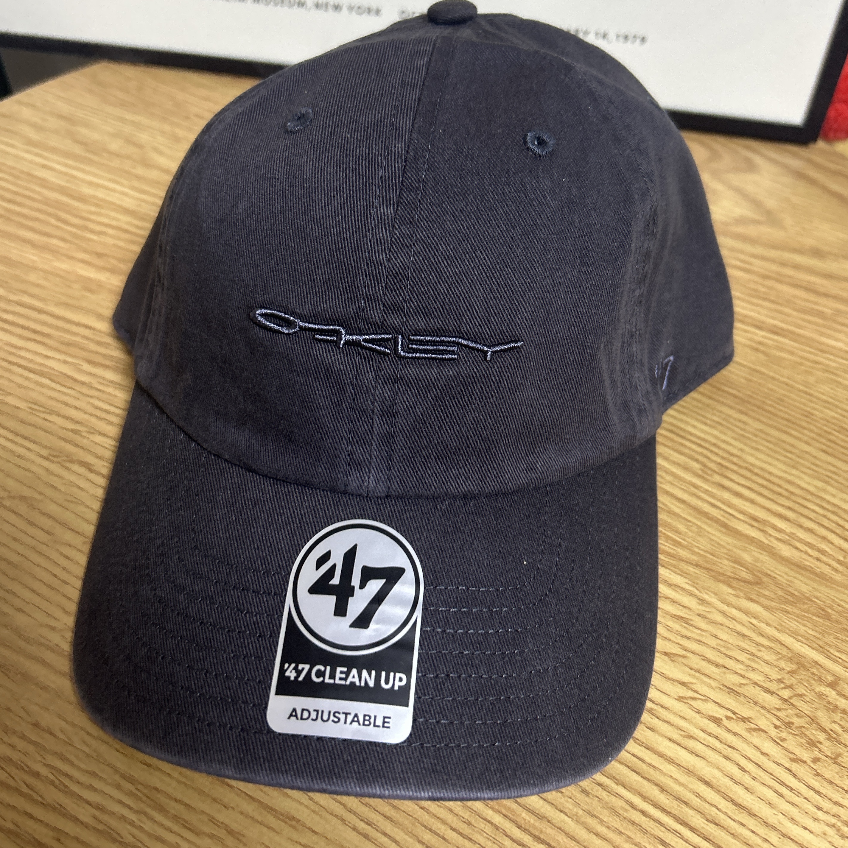 Oakley Soho Dad Cap Blackout 착용 스타일