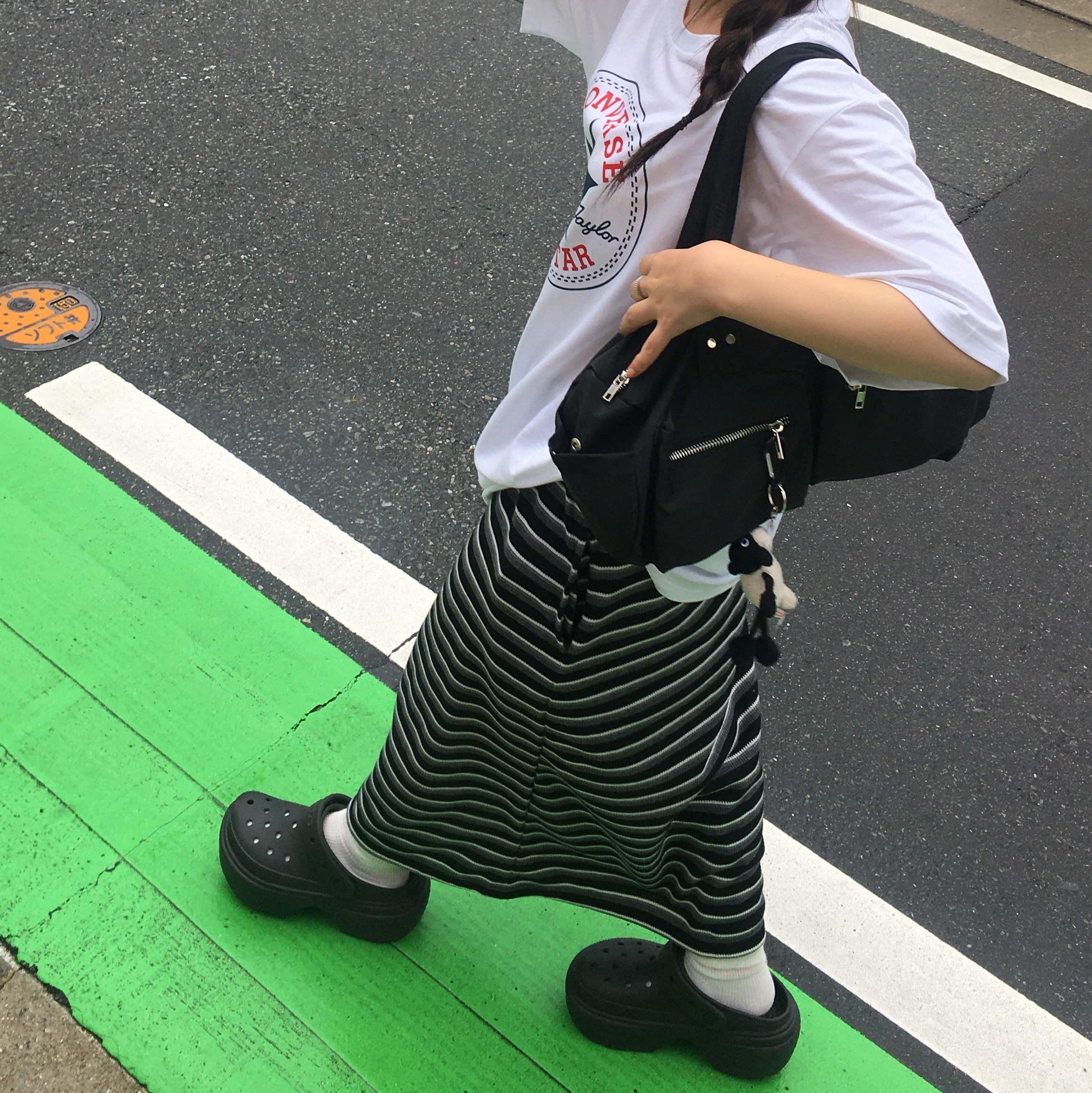 Crocs Stomp Clog Black 착용 스타일 - 4
