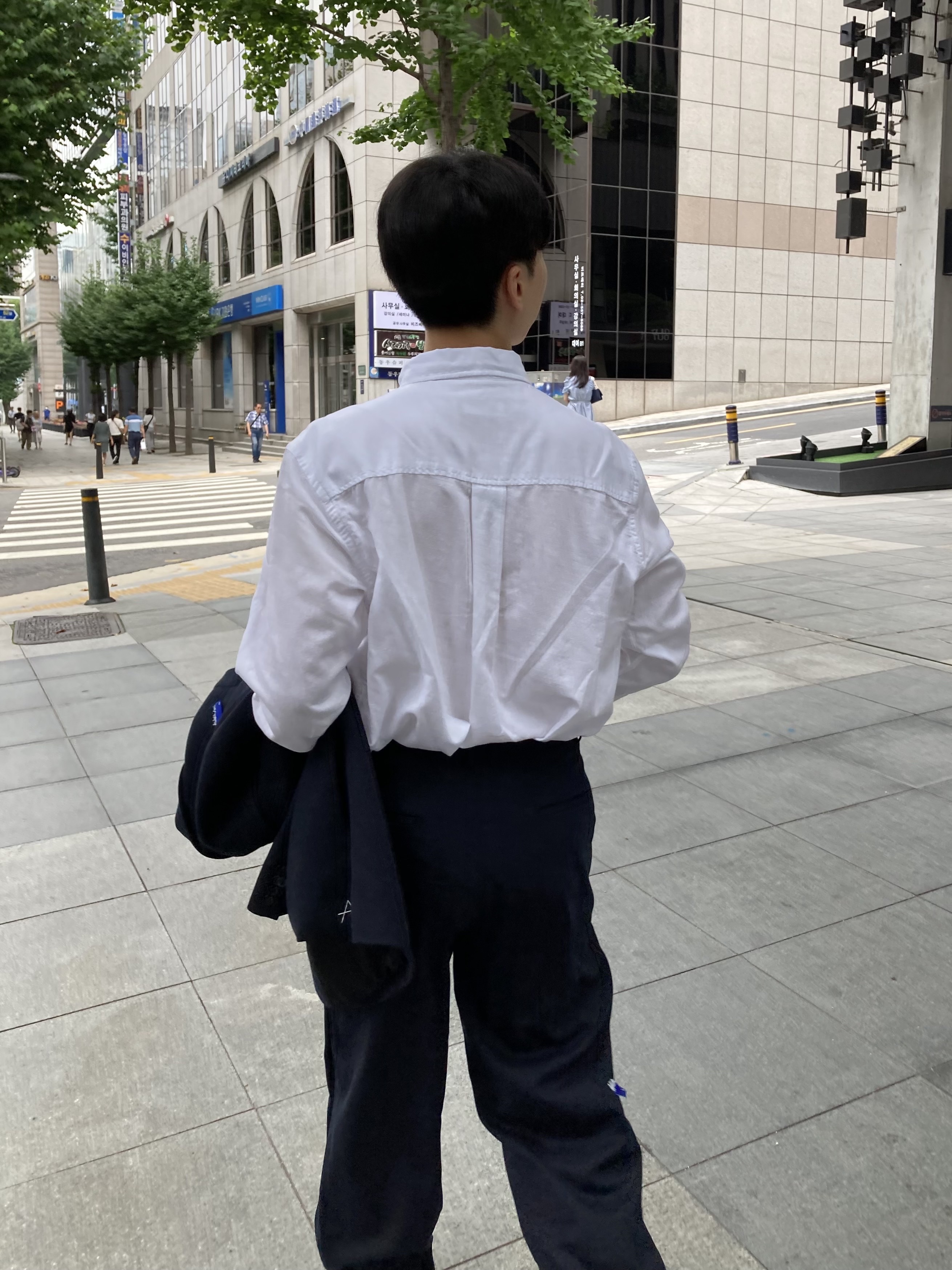 Zara x Ader Error Oversize Blazer Navy, Zara x Ader Error Darted Trousers Navy 착용 스타일 - 3