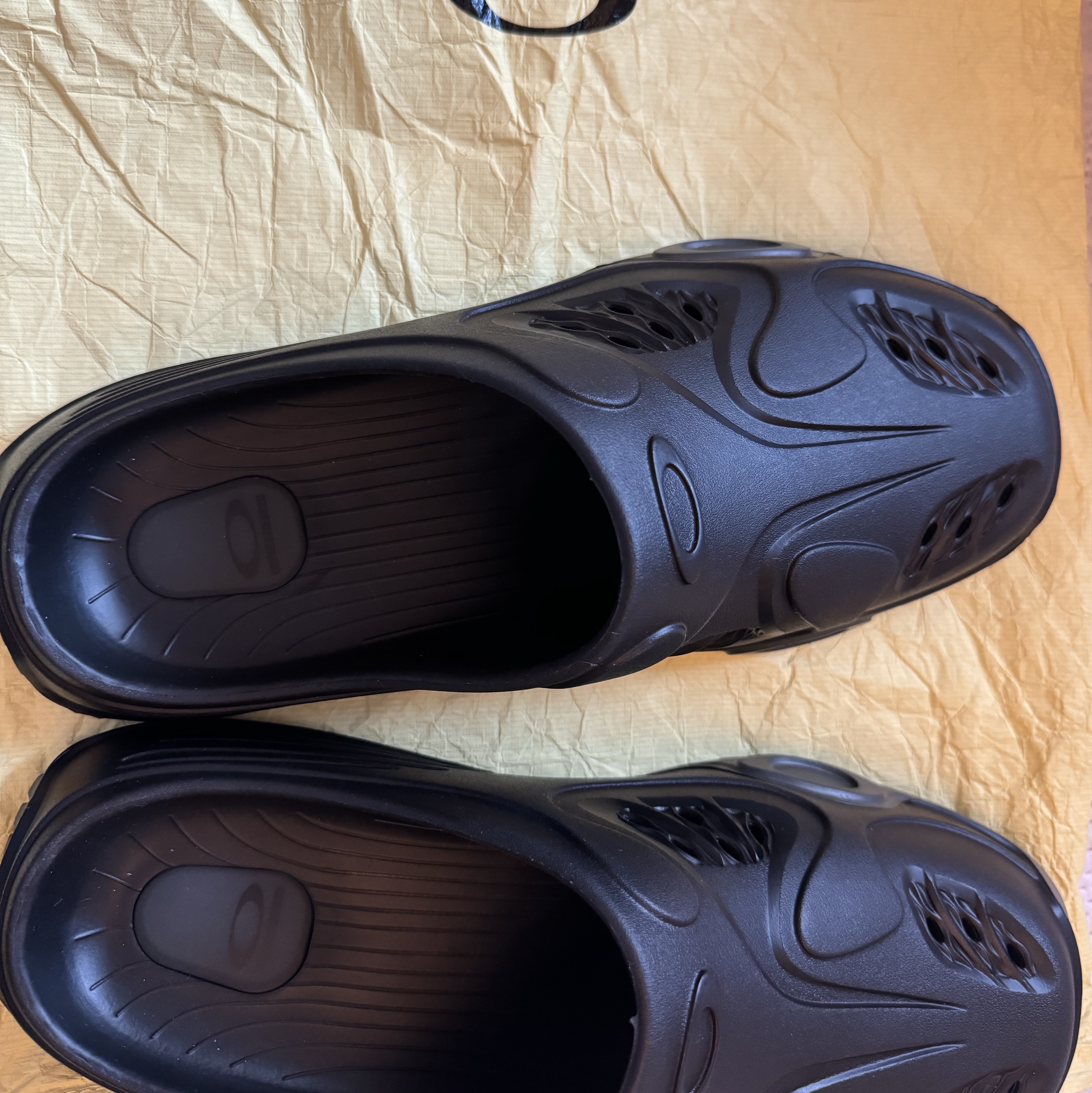 Oakley Factory Team Paguro Slide Black Ink 착용 스타일