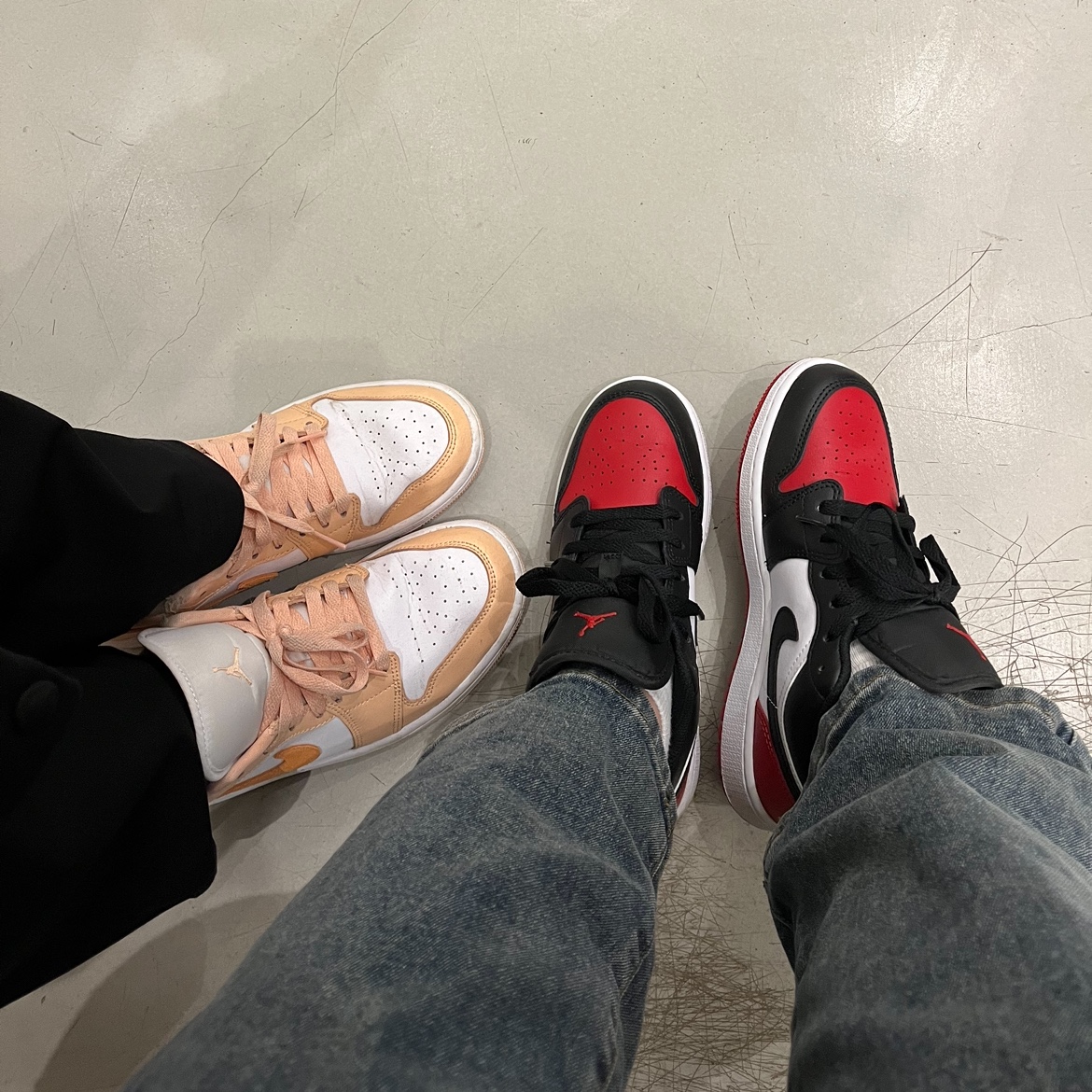 Jordan 1 Low White Varsity Red 착용 스타일