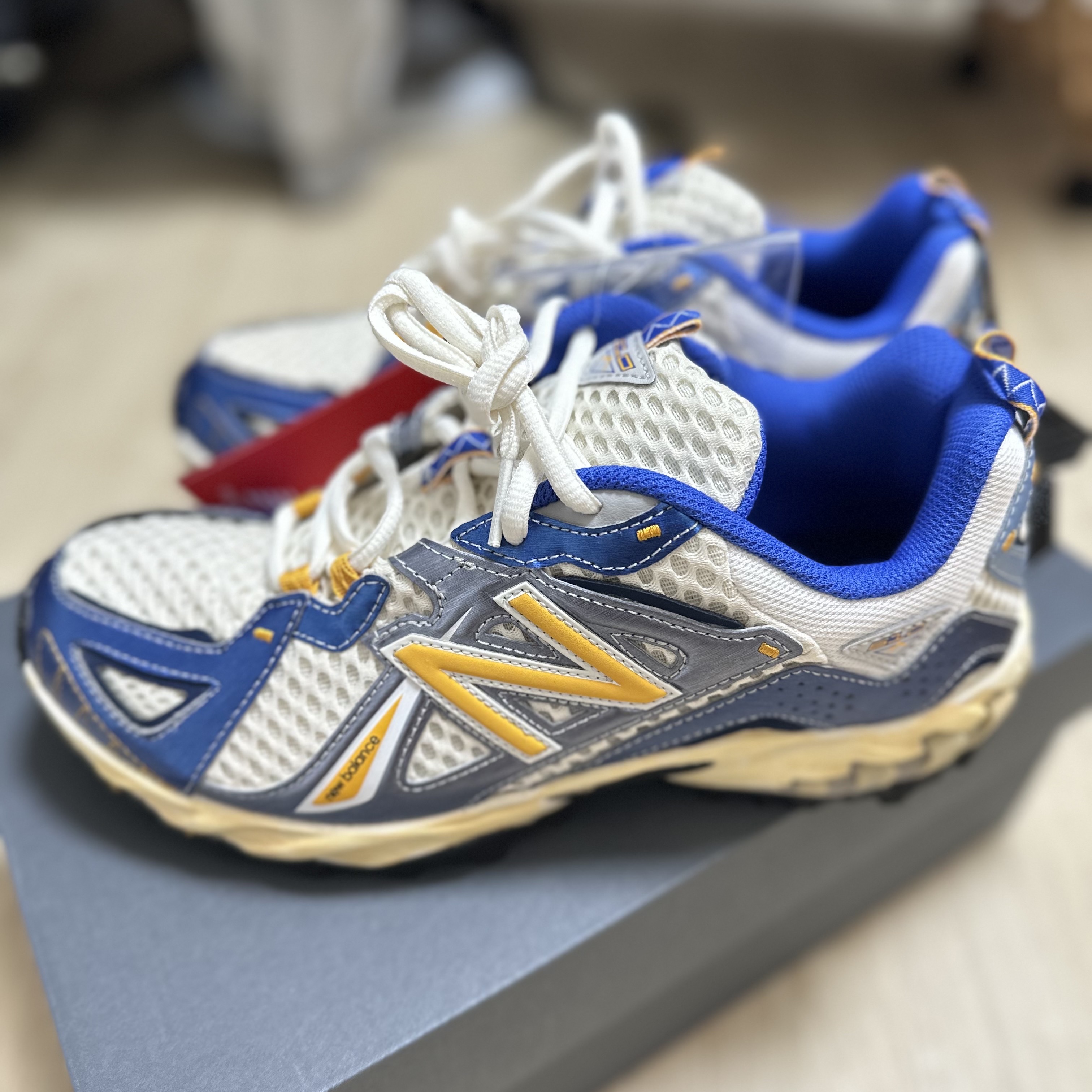 New Balance x Yeseyesee ML610 Atlantic Blue Varsity Gold 착용 스타일