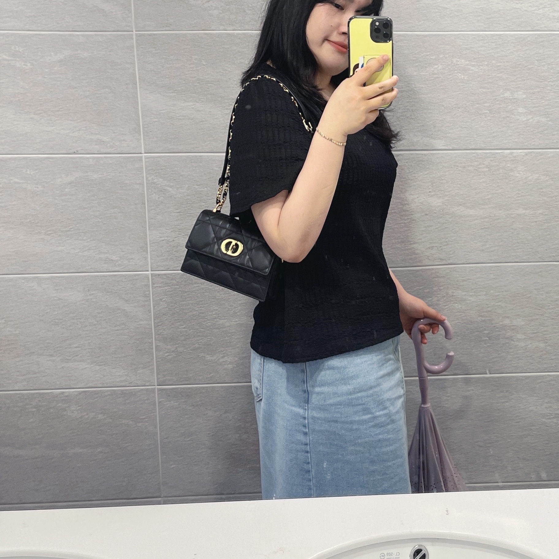 Dior Miss Caro Mini Bag Black Macrocannage Lambskin 착용 스타일 - 1