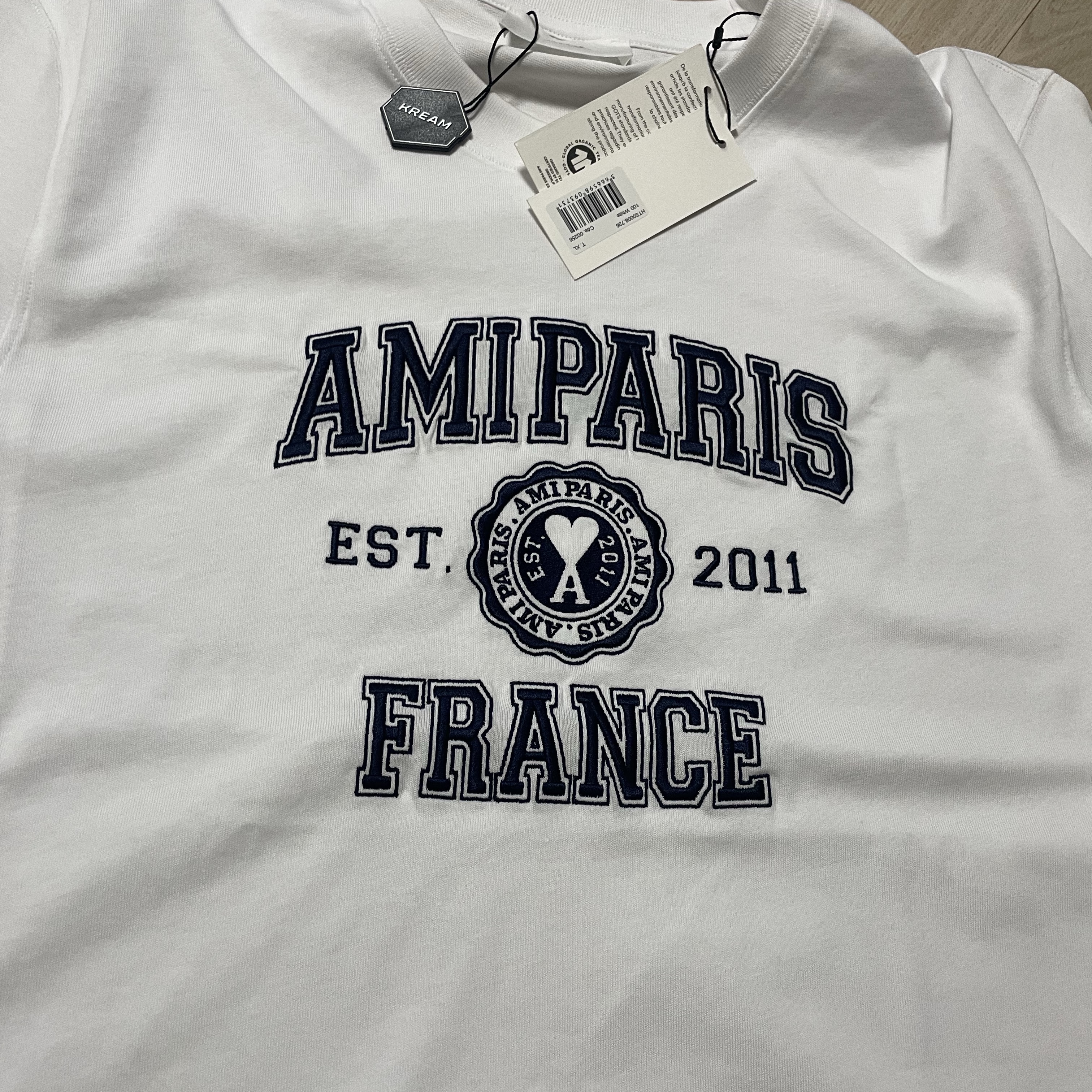 AMI Paris France T-Shirt White 착용 스타일