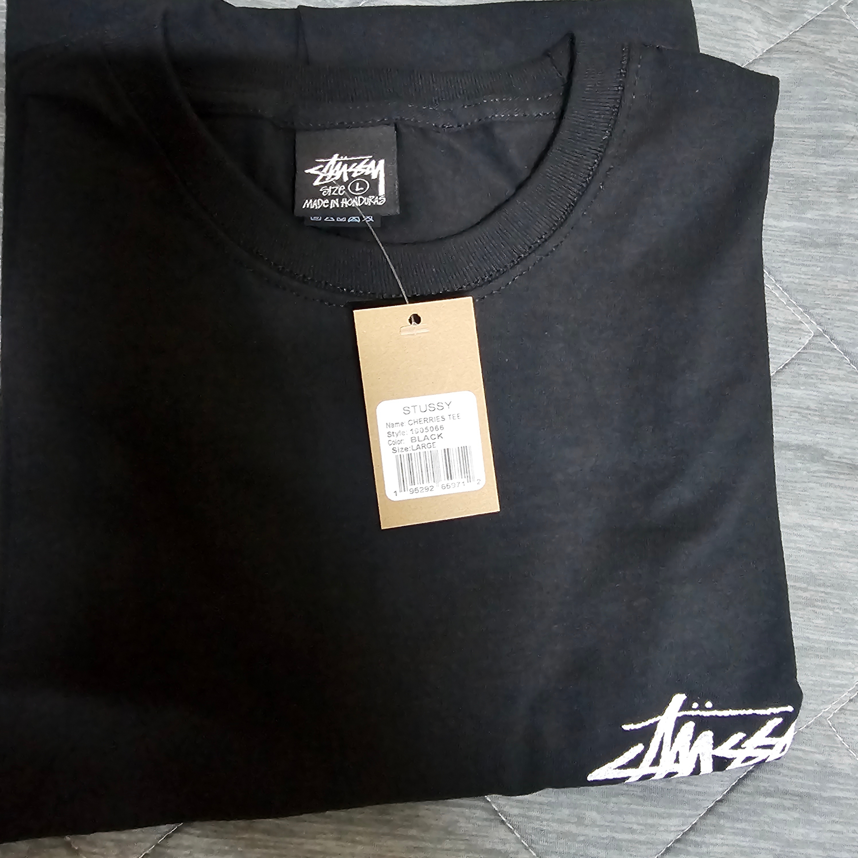 Stussy Cherries T-Shirt Black 착용 스타일