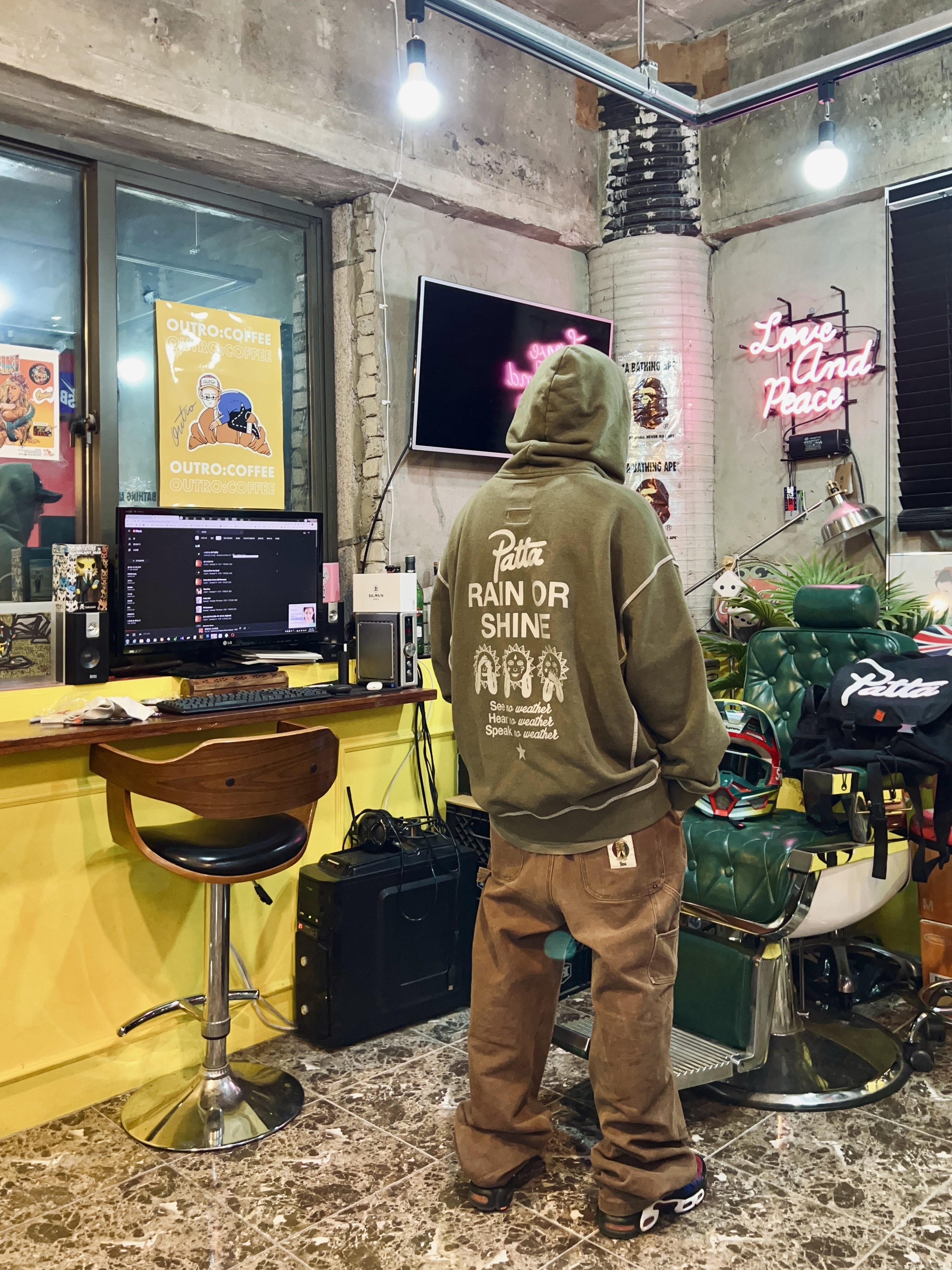 Nike x Patta x FC Barcelona Air Max Plus Culers del Món, Converse x Patta Rain Or Shine Hooded Sweater Utility Green Heather 착용 스타일 - 2