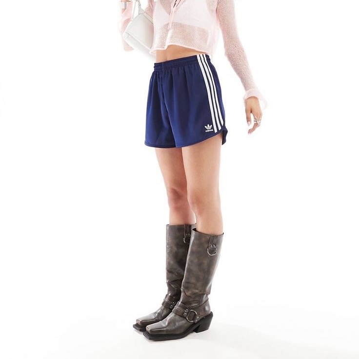 (W) Adidas Satin Sprint Shorts Dark Blue - KR Sizing 착용 스타일 - 1