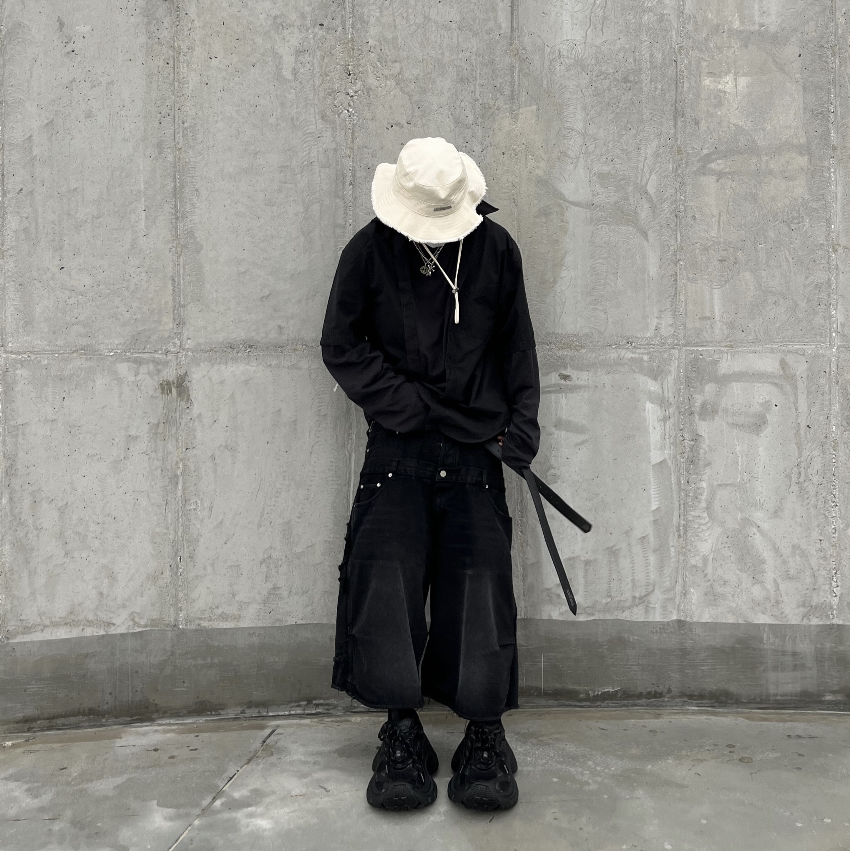 Balenciaga 10XL Sneakers Black, Jacquemus Le Bob Artichaut Bucket Hat Off White 착용 스타일 - 1