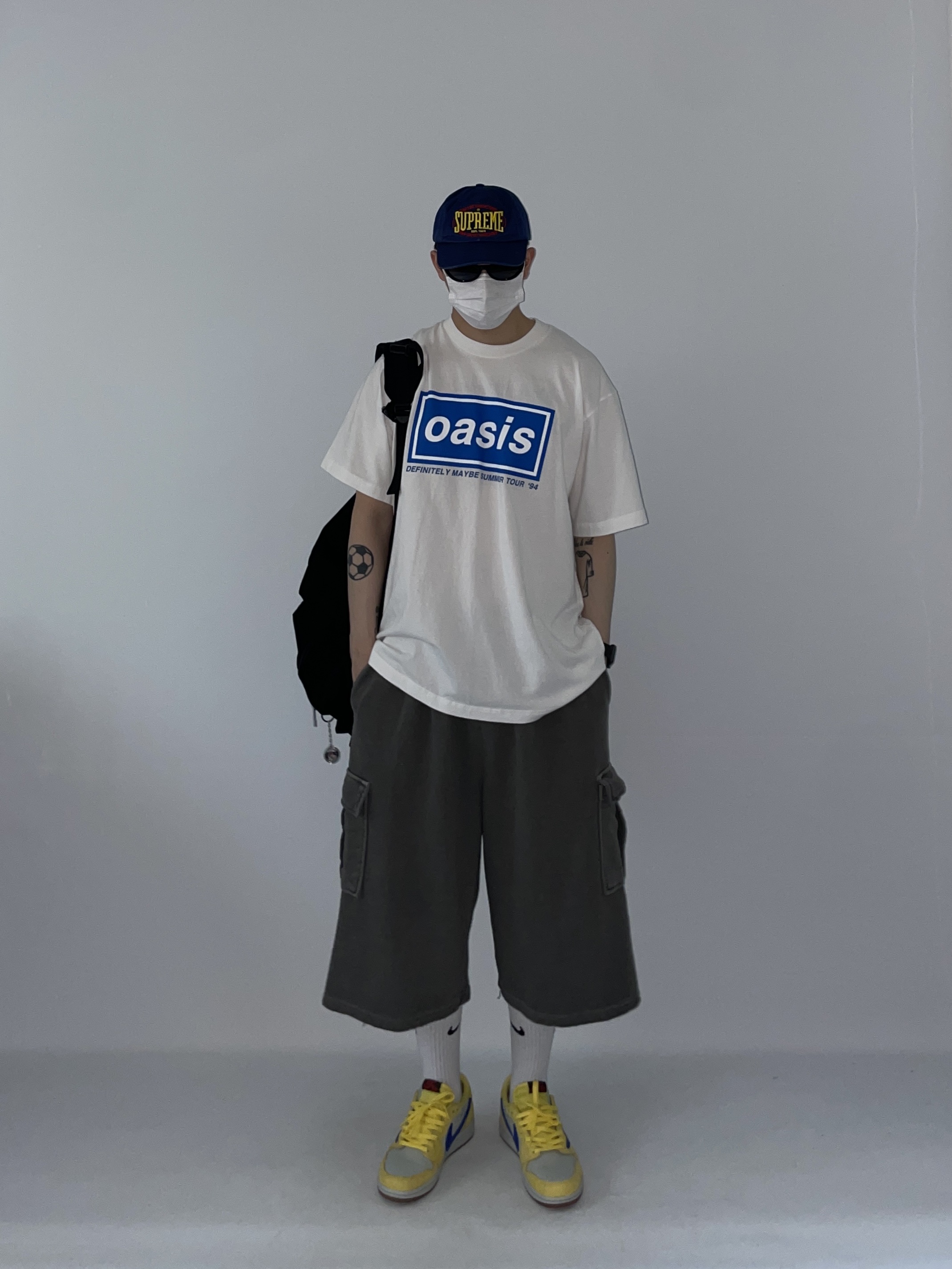 (W) Jordan 1 x Travis Scott Retro Low OG SP Canary, Supreme Warm Up 6-Panel Navy - 23FW 착용 스타일 - 1