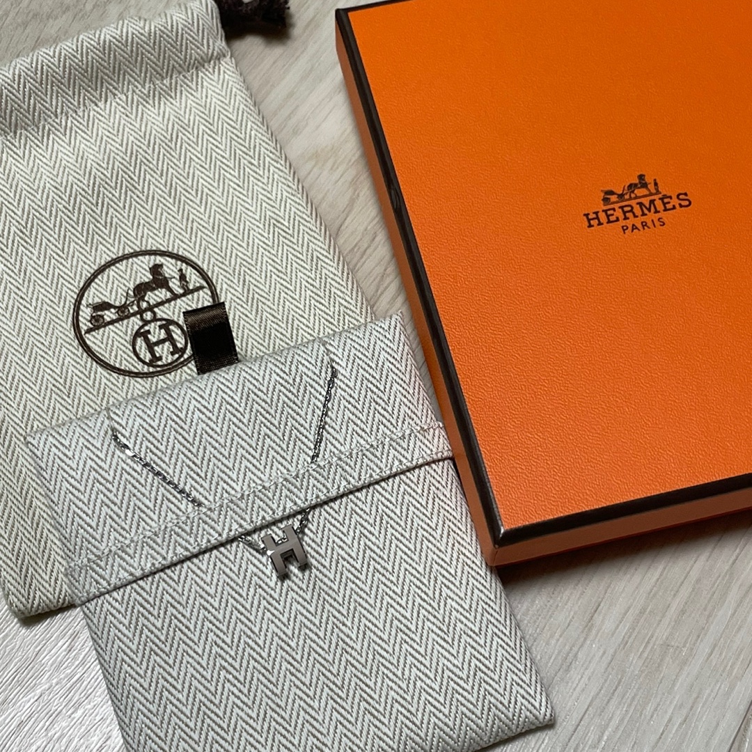 (W) Hermes Mini Pop H Pendant Palladium & Marron Glace 착용 스타일