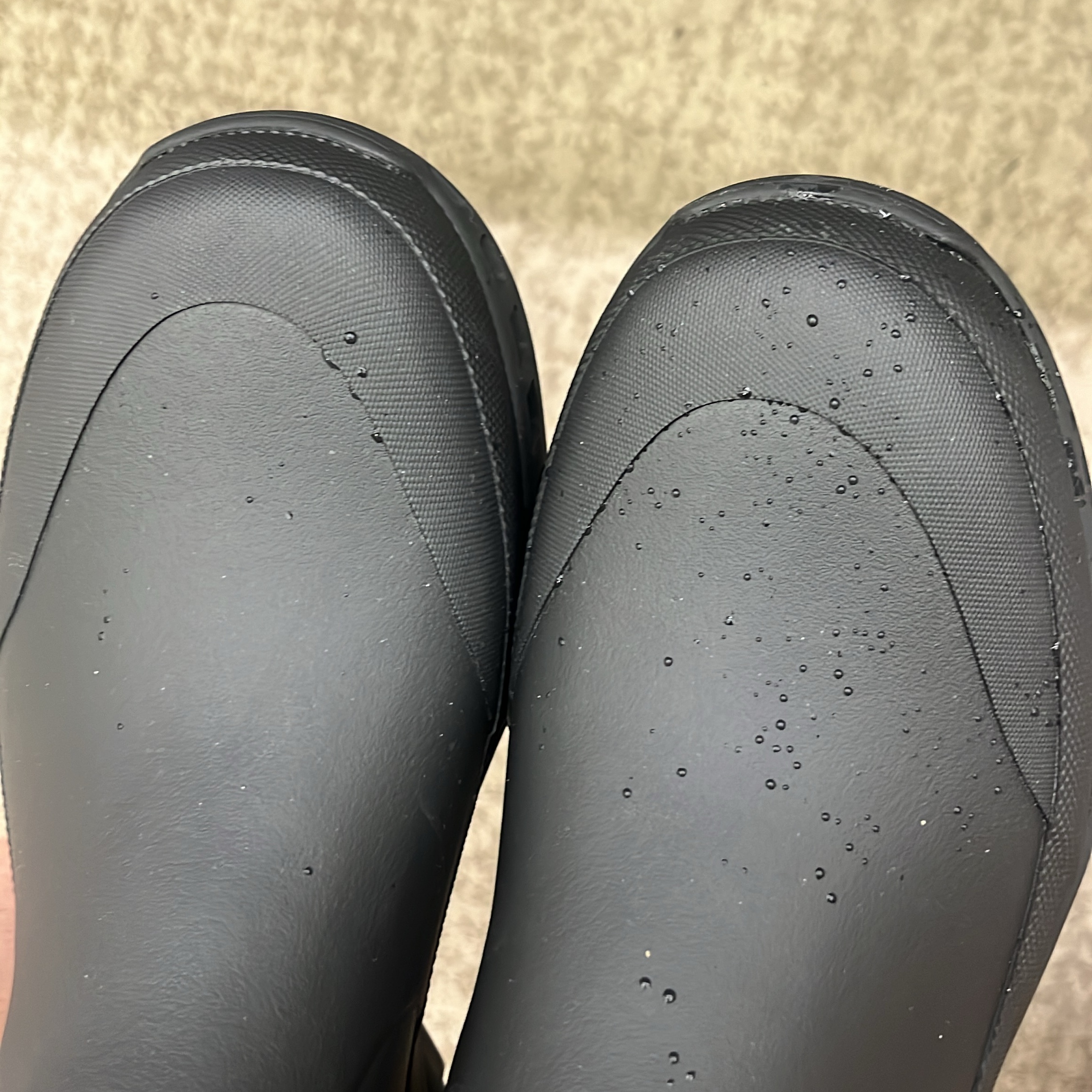 Rockfishweatherwear x Goyowear Trail Rainboots Black 착용 스타일