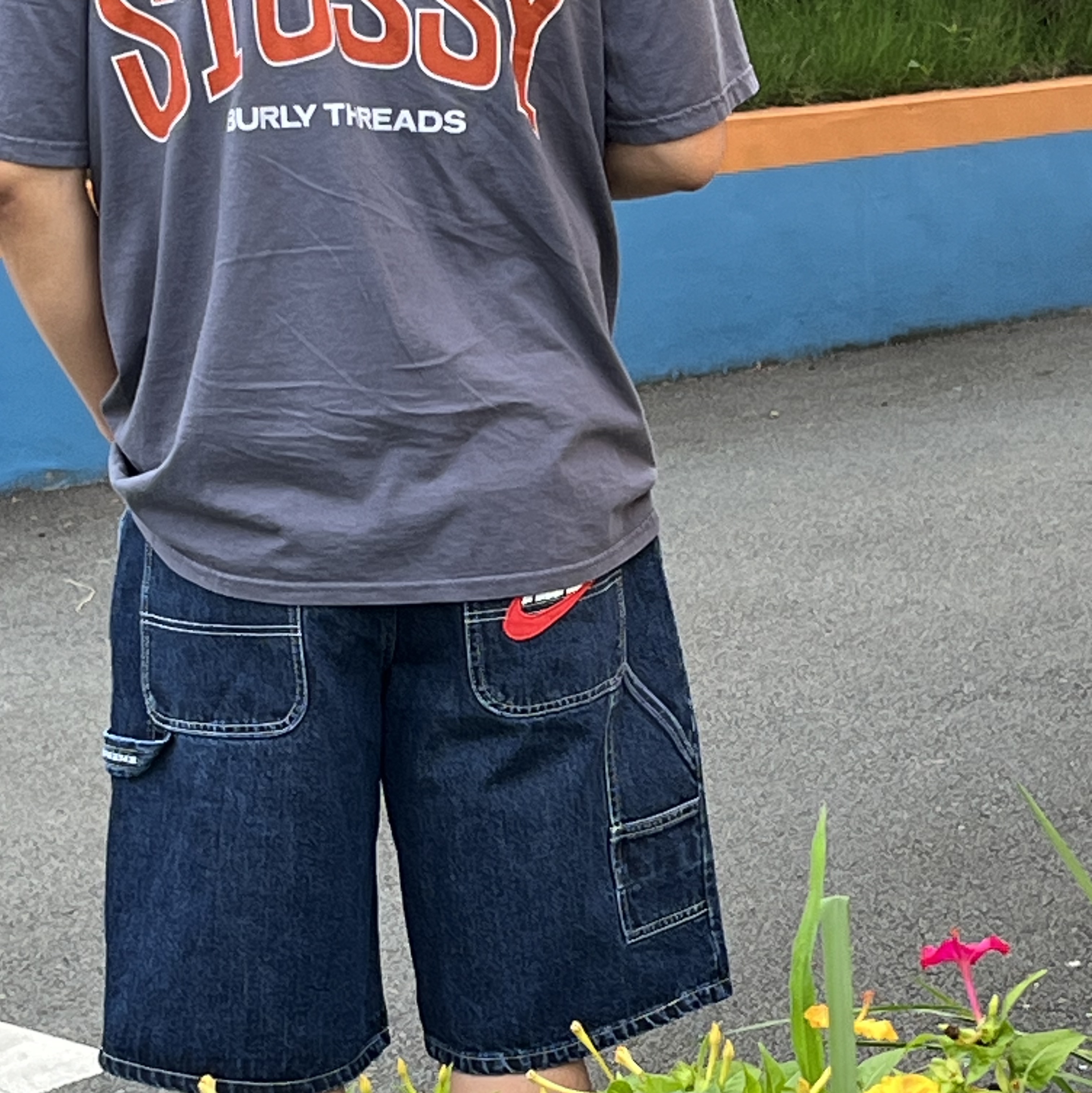 Supreme x Nike Denim Short Indigo - 24SS, Stussy Burly Threads Pigment Dyed T-Shirt Indigo 착용 스타일