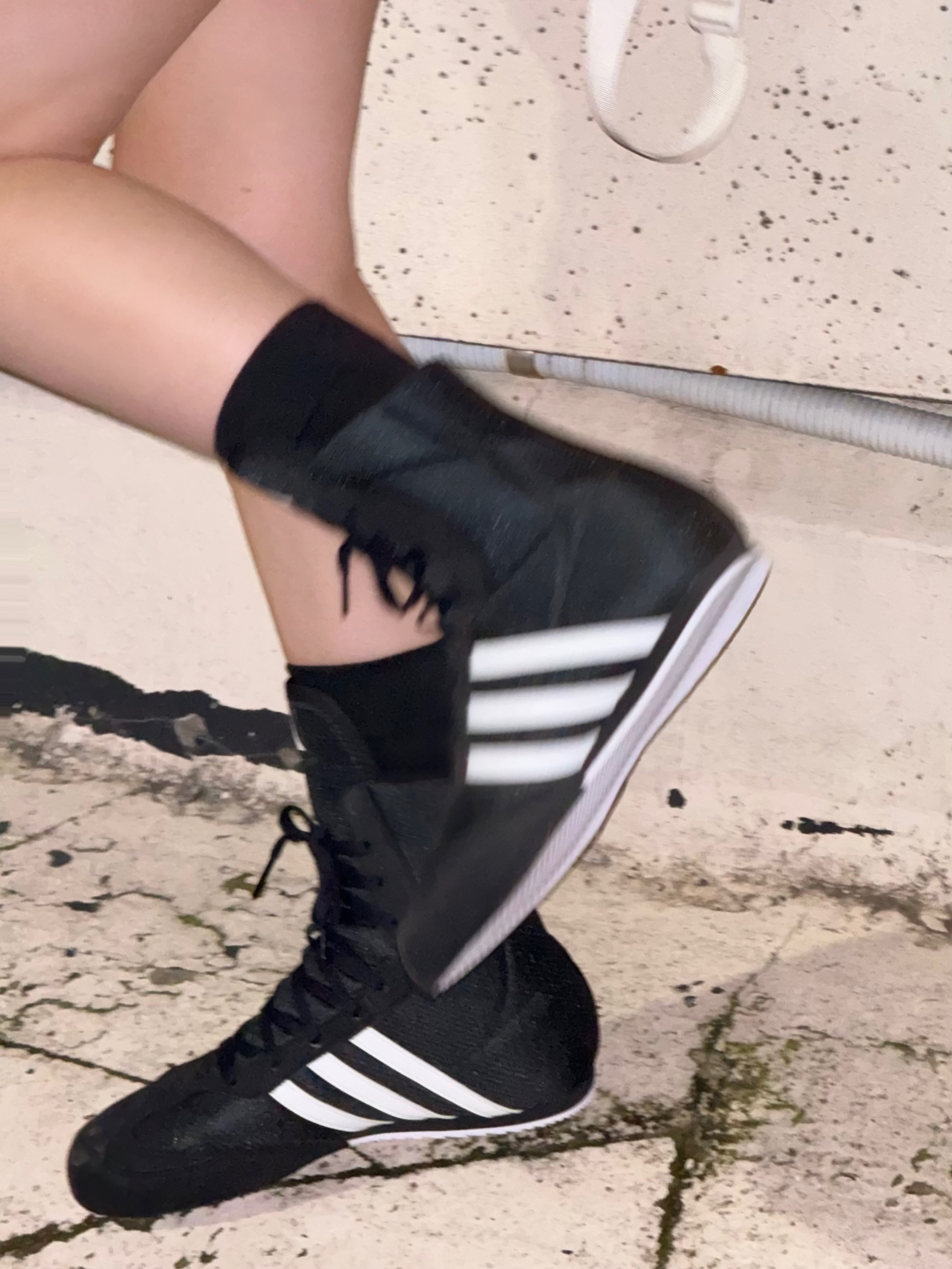 Adidas Box Hog 2.0 Boots Core Black Cloud White, Supreme Mesh Small Backpack White - 23SS 착용 스타일 - 2