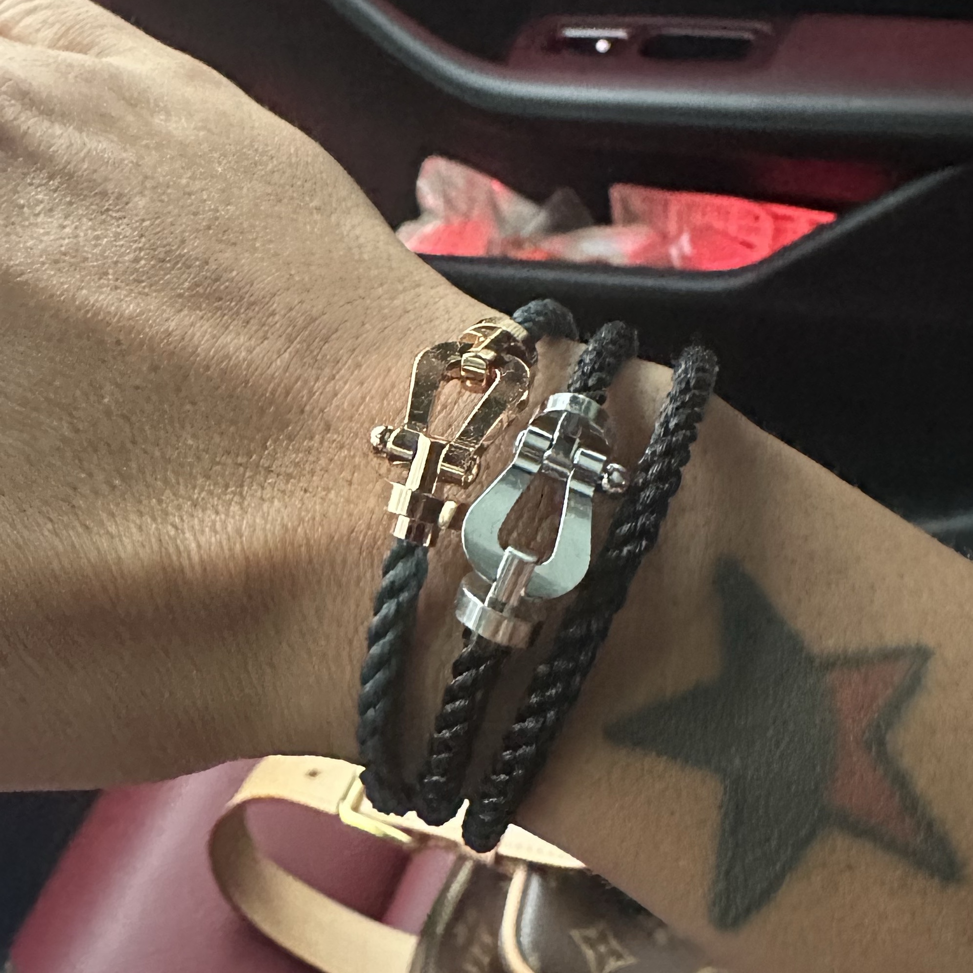 Fred Force 10 Steel Cable Bracelet Large 18K Yellow Gold, Fred Force 10 Steel Cable Bracelet Large 18K White Gold 착용 스타일 - 10