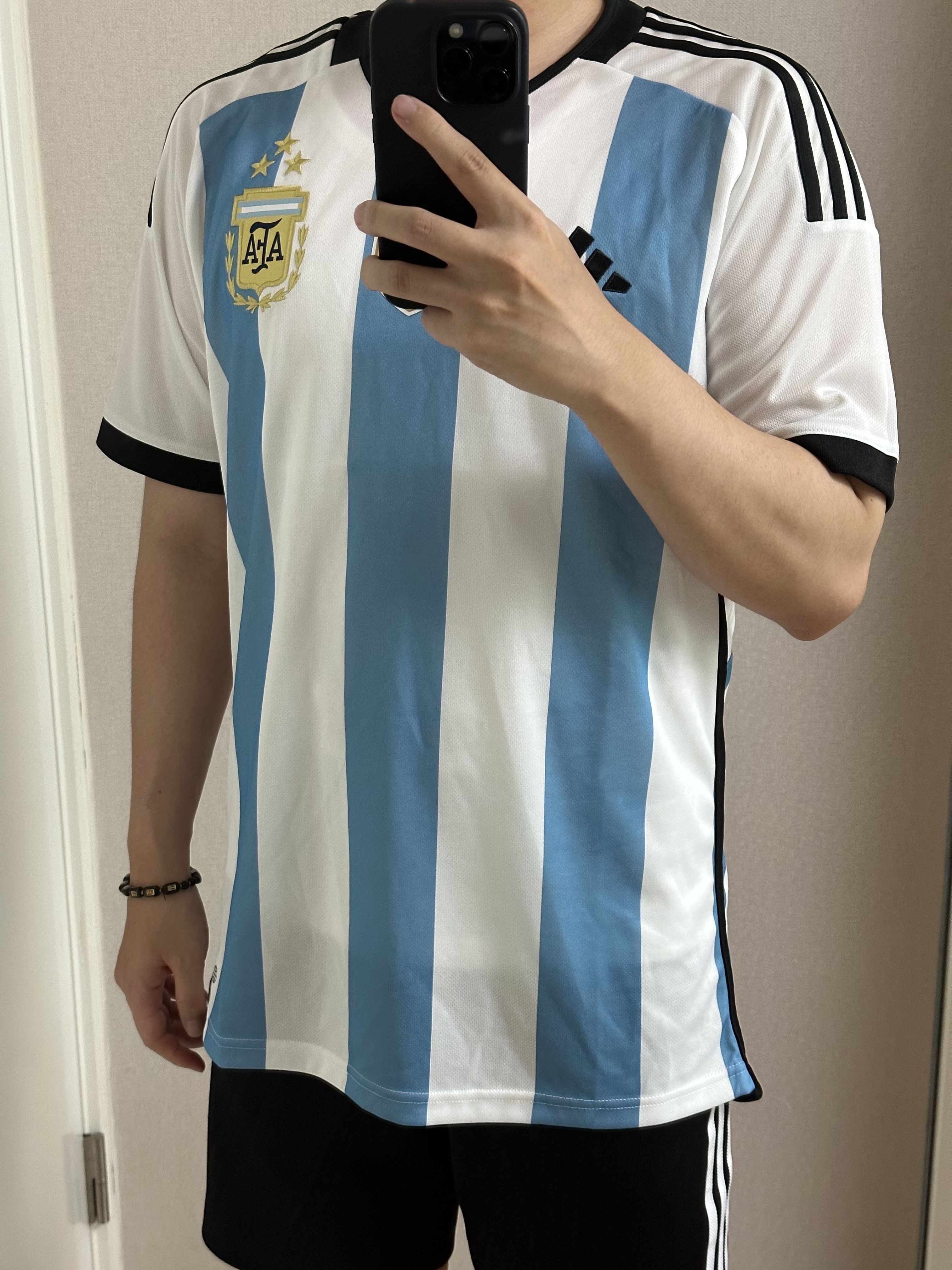 Adidas Argentina Home Jersey 2022 Winners 3-Star White Light Blue - US Sizing (Non Marking Ver.) 착용 스타일