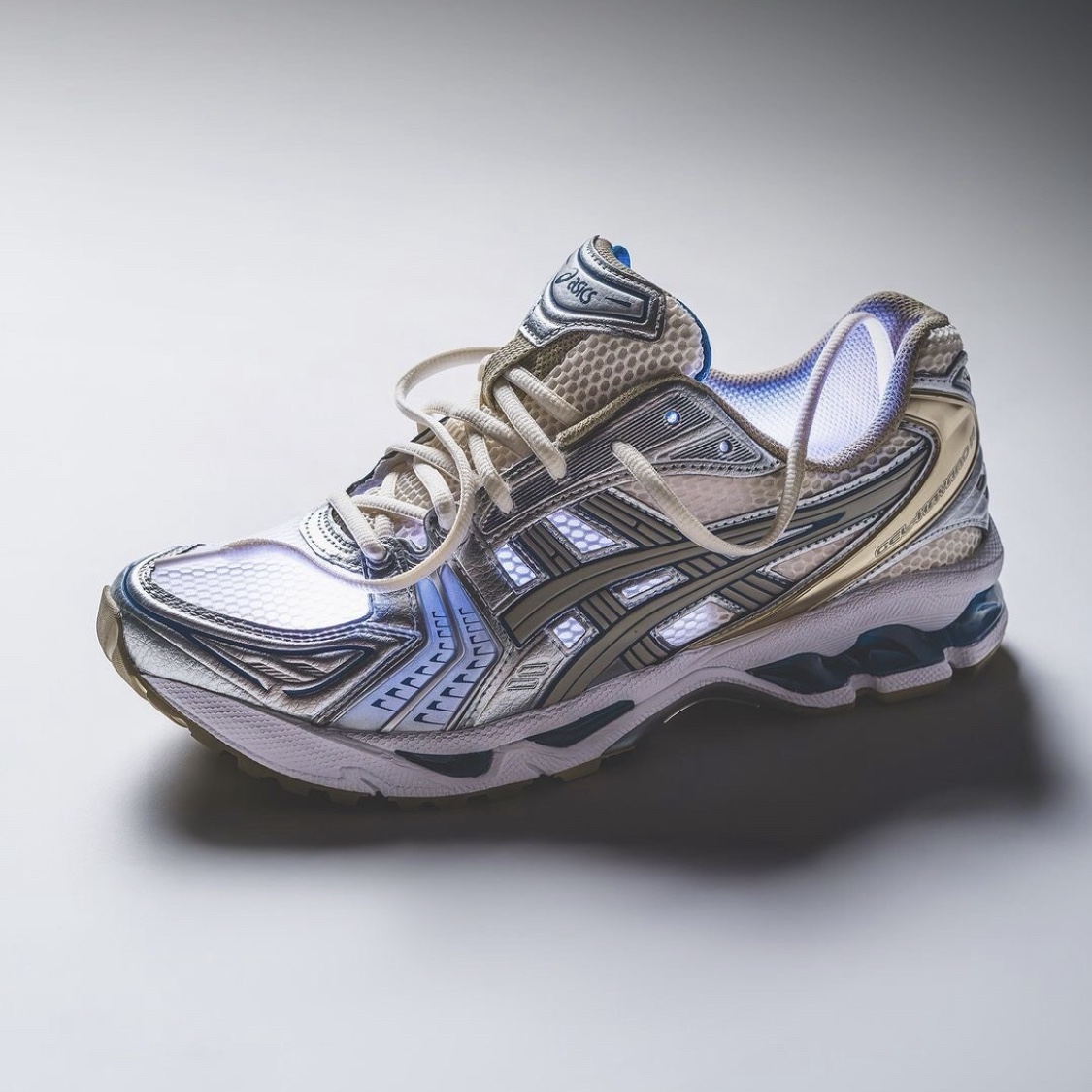 Asics Gel-Kayano 14 Cream Pure Silver 착용 스타일 - 4