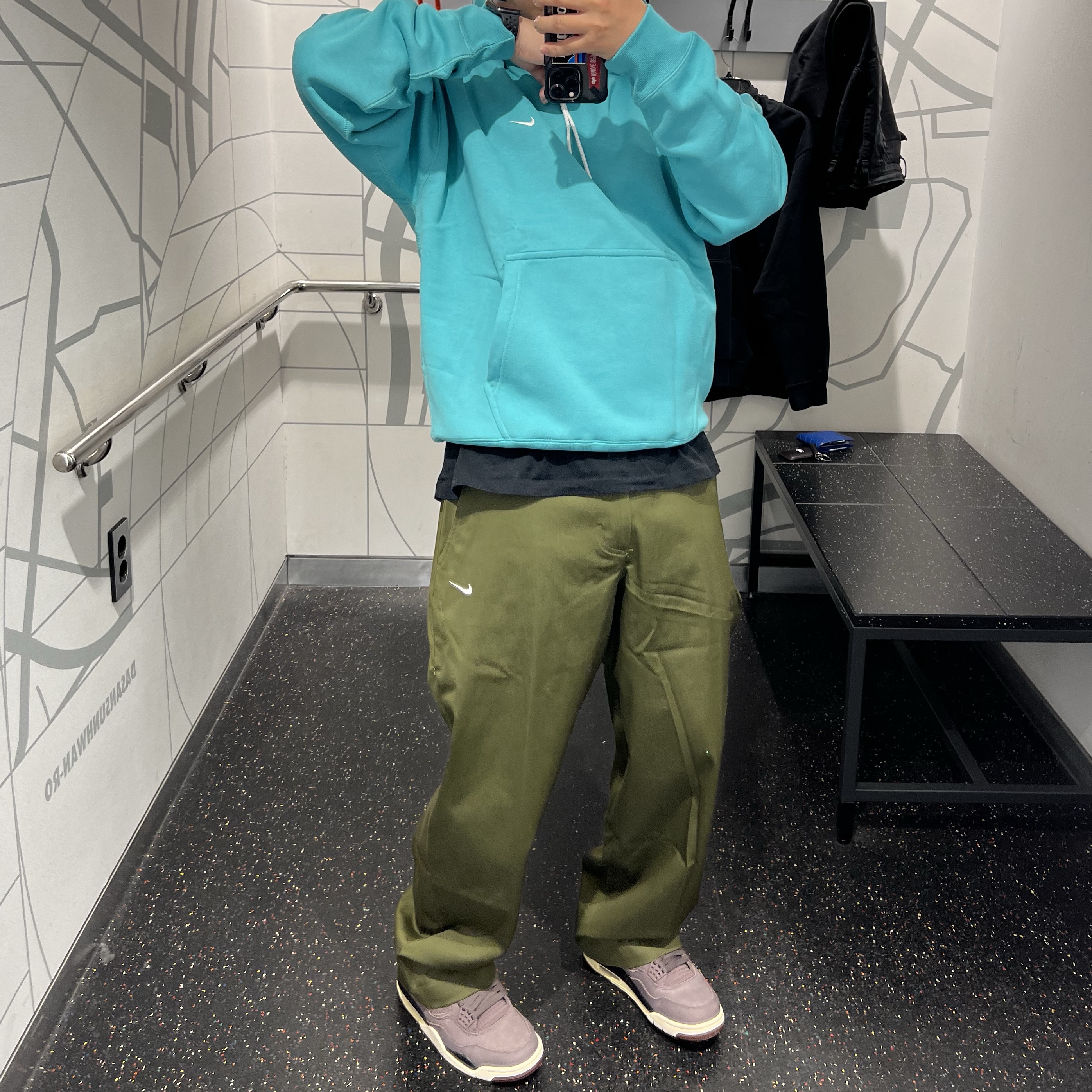 Jordan 4 x A Ma Maniere Retro Violet Ore, Nike NRG Solo Swoosh Fleece Hoodie Washed Teal - Asia 착용 스타일