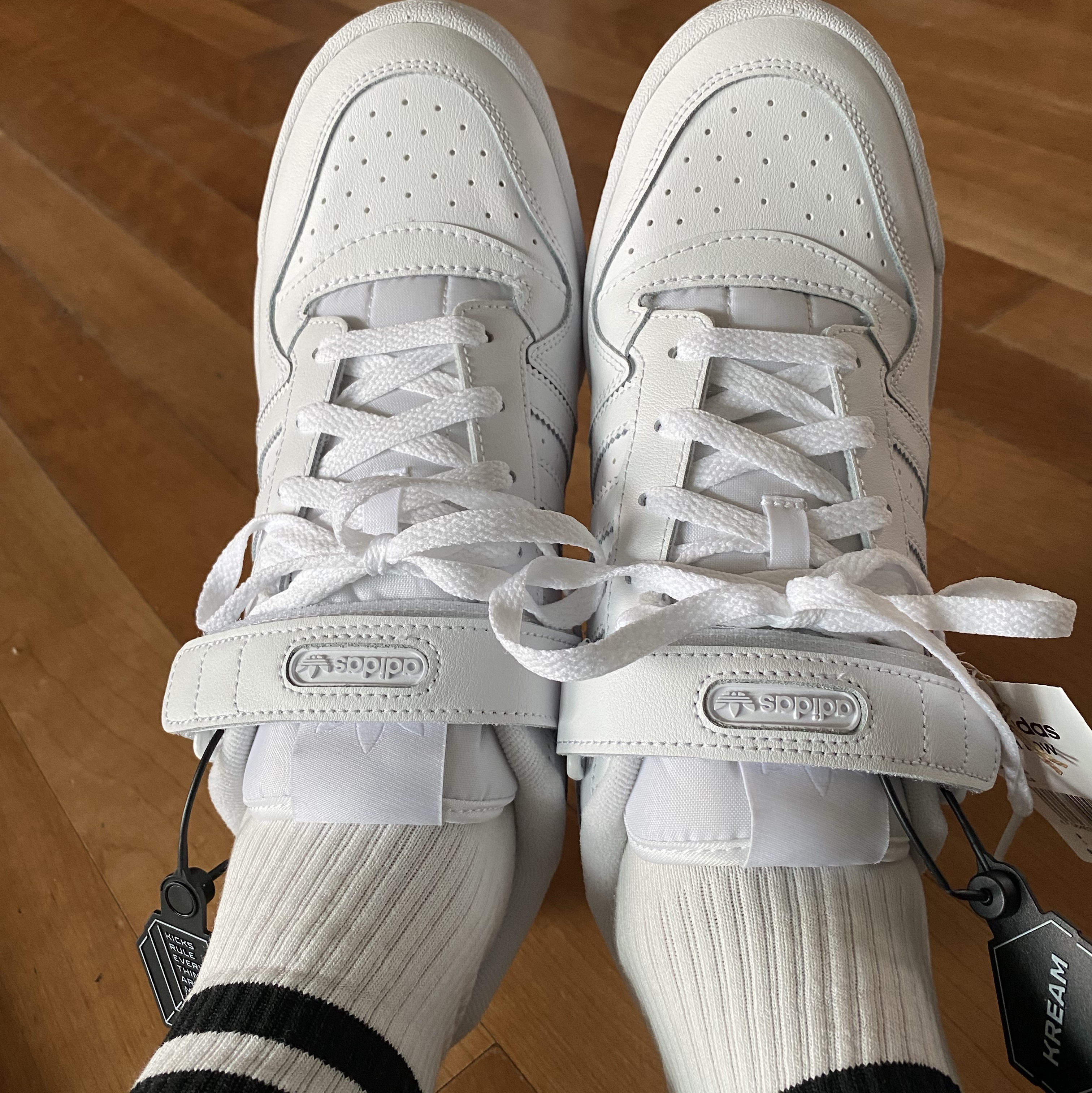 Adidas Forum Low Triple White 착용 스타일