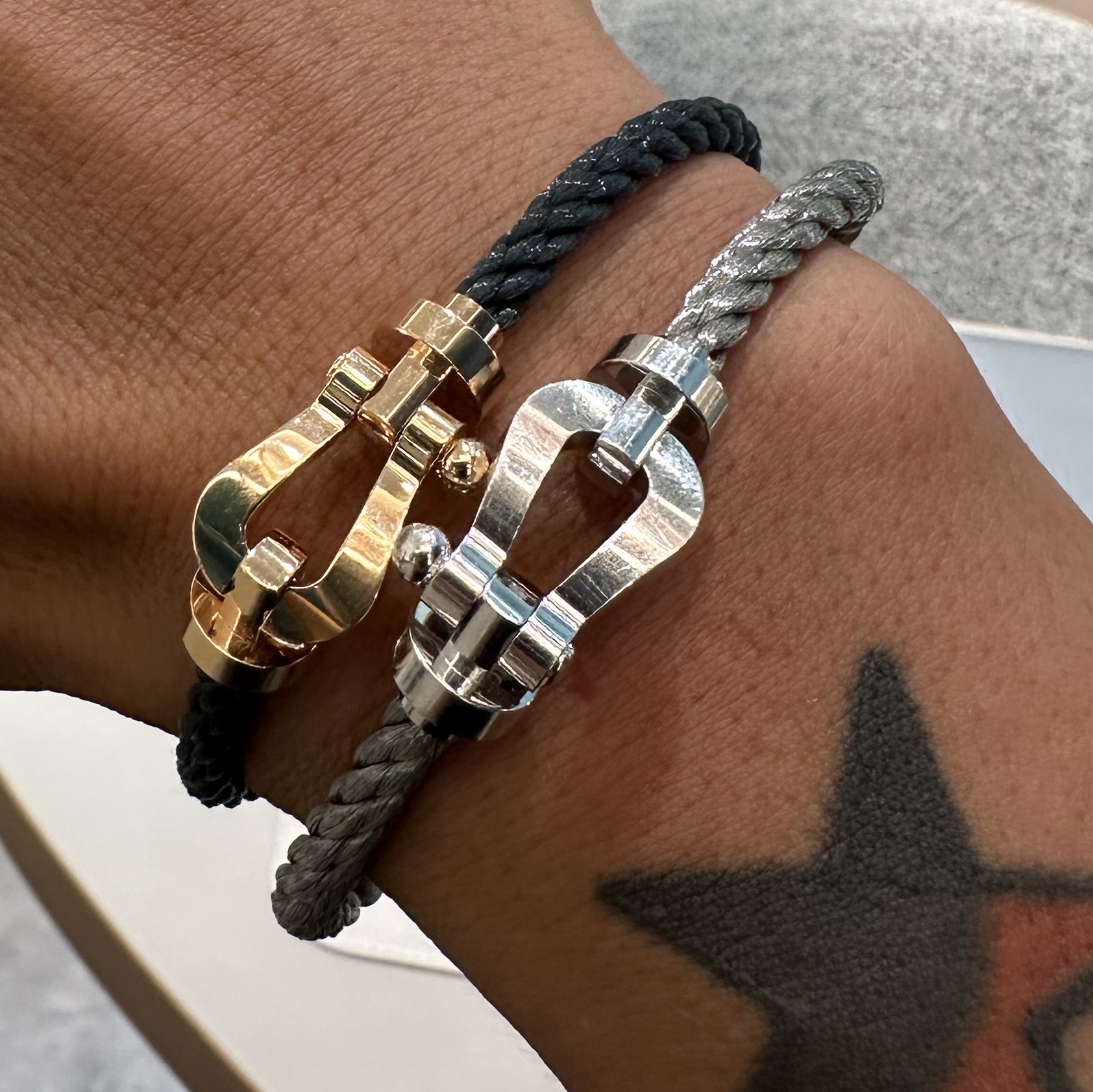 Fred Force 10 Steel Cable Bracelet Large 18K Yellow Gold, Fred Force 10 Steel Cable Bracelet Large 18K White Gold 착용 스타일 - 7