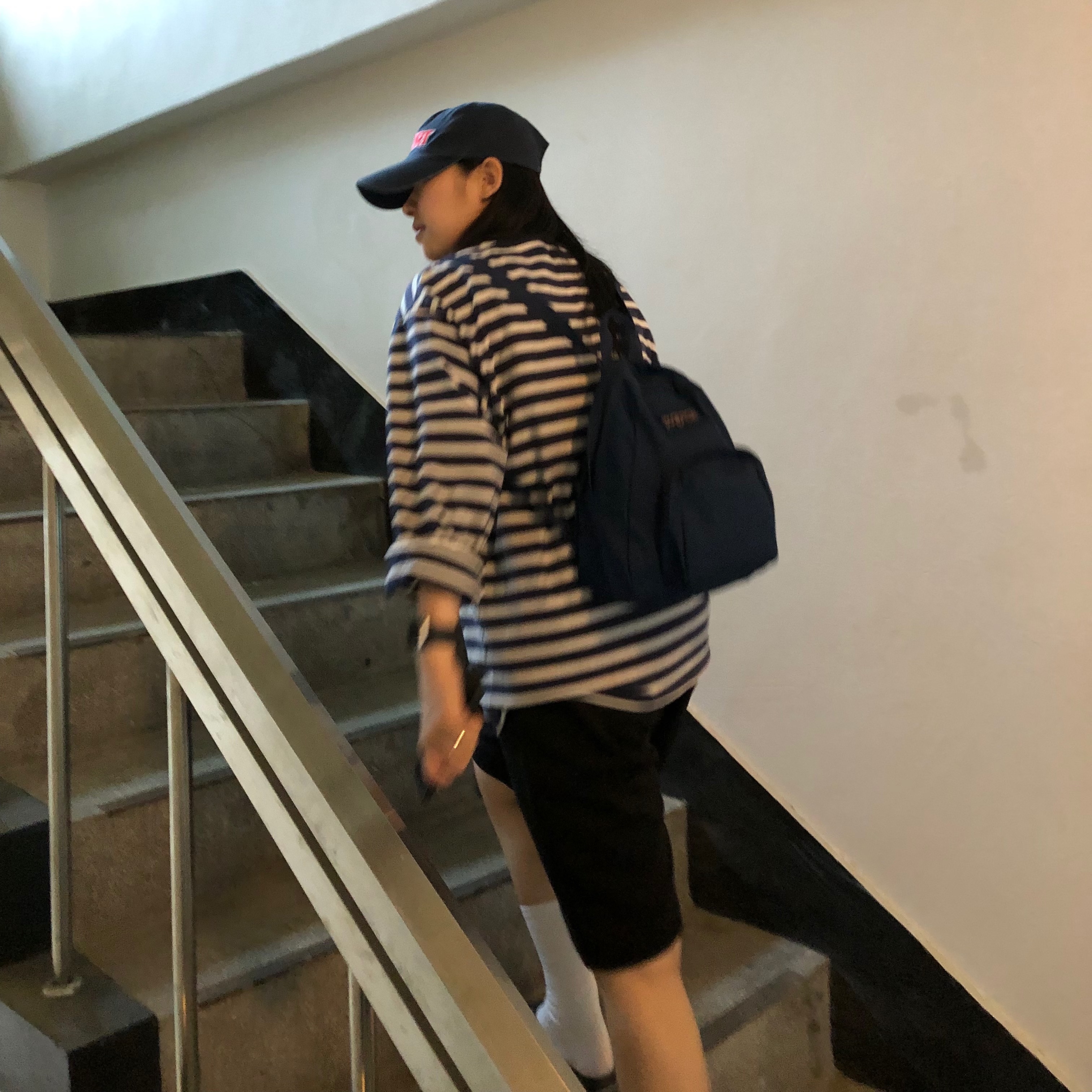 Keen Shanti Black Dawn Blue 착용 스타일 - 4