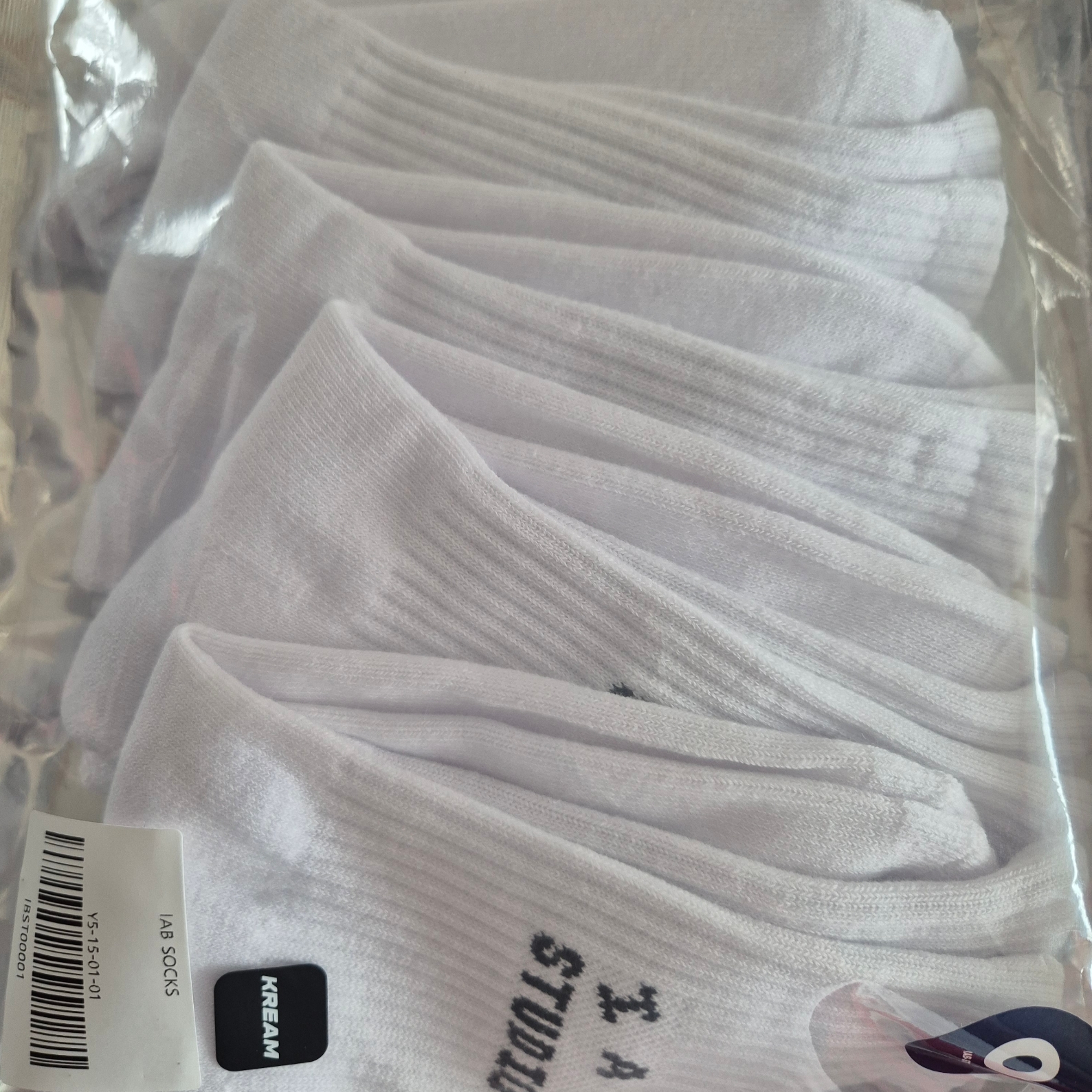 IAB Studio Socks White (5 Pack) 착용 스타일