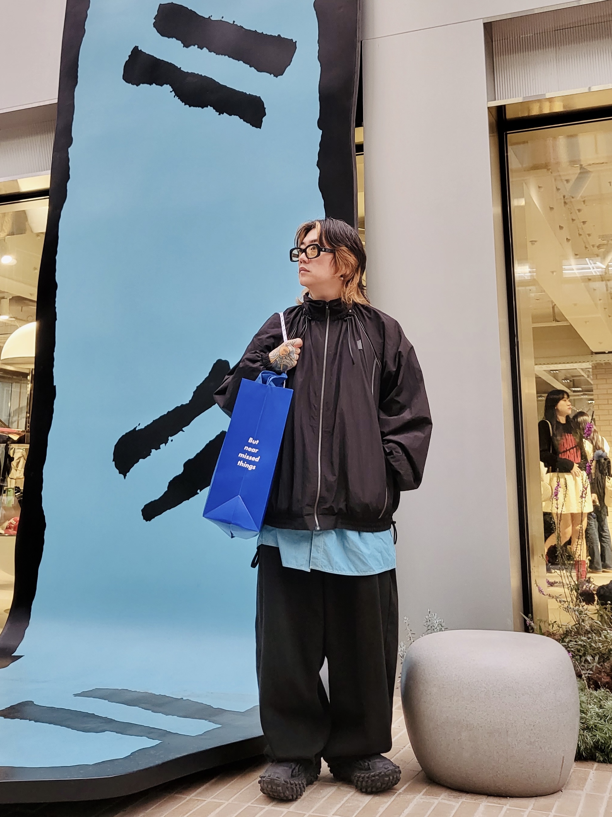 Balenciaga Defender Sneakers Black 착용 스타일