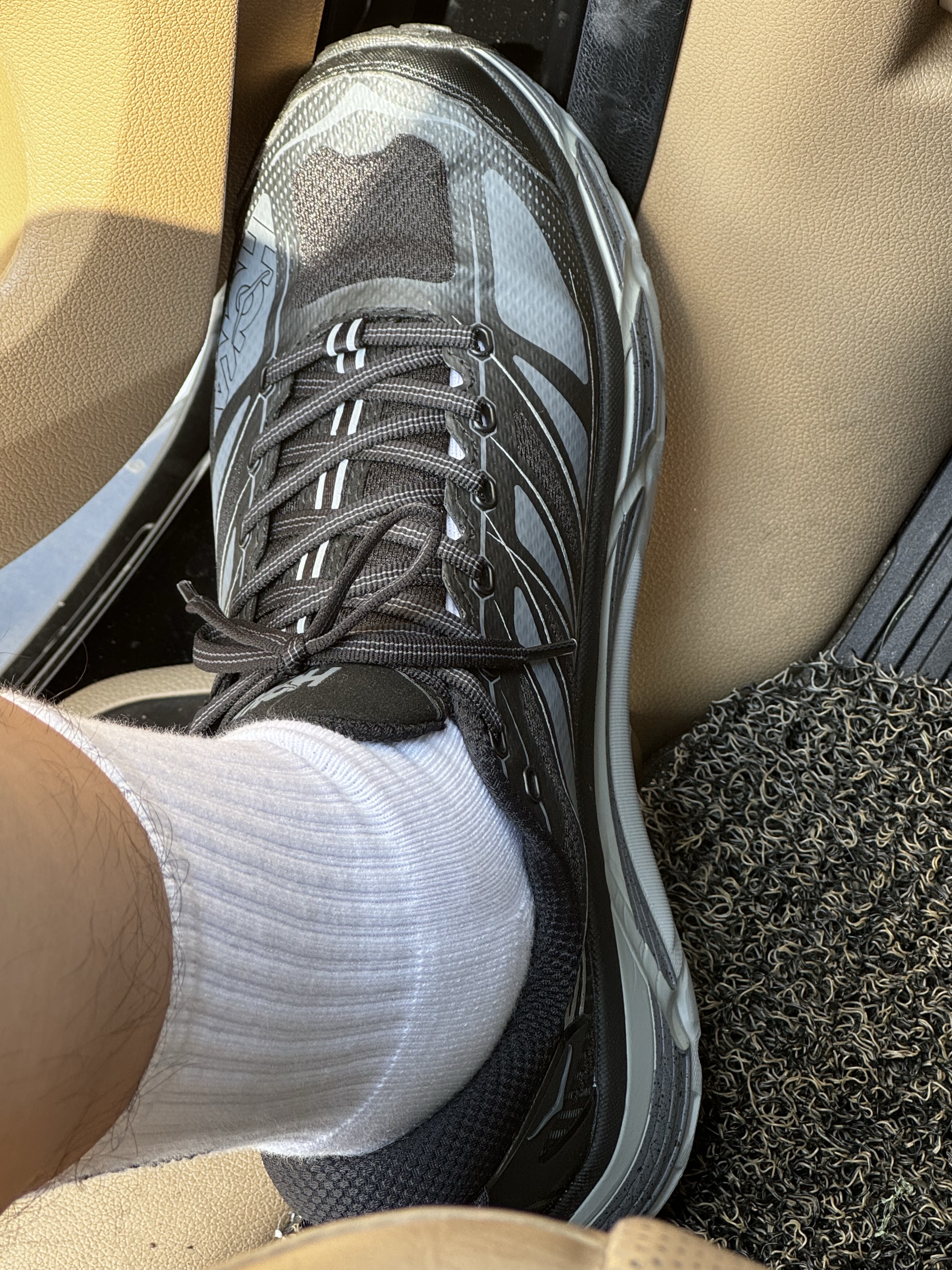 Hoka Mafate Speed 2 Black Castlerock 착용 스타일