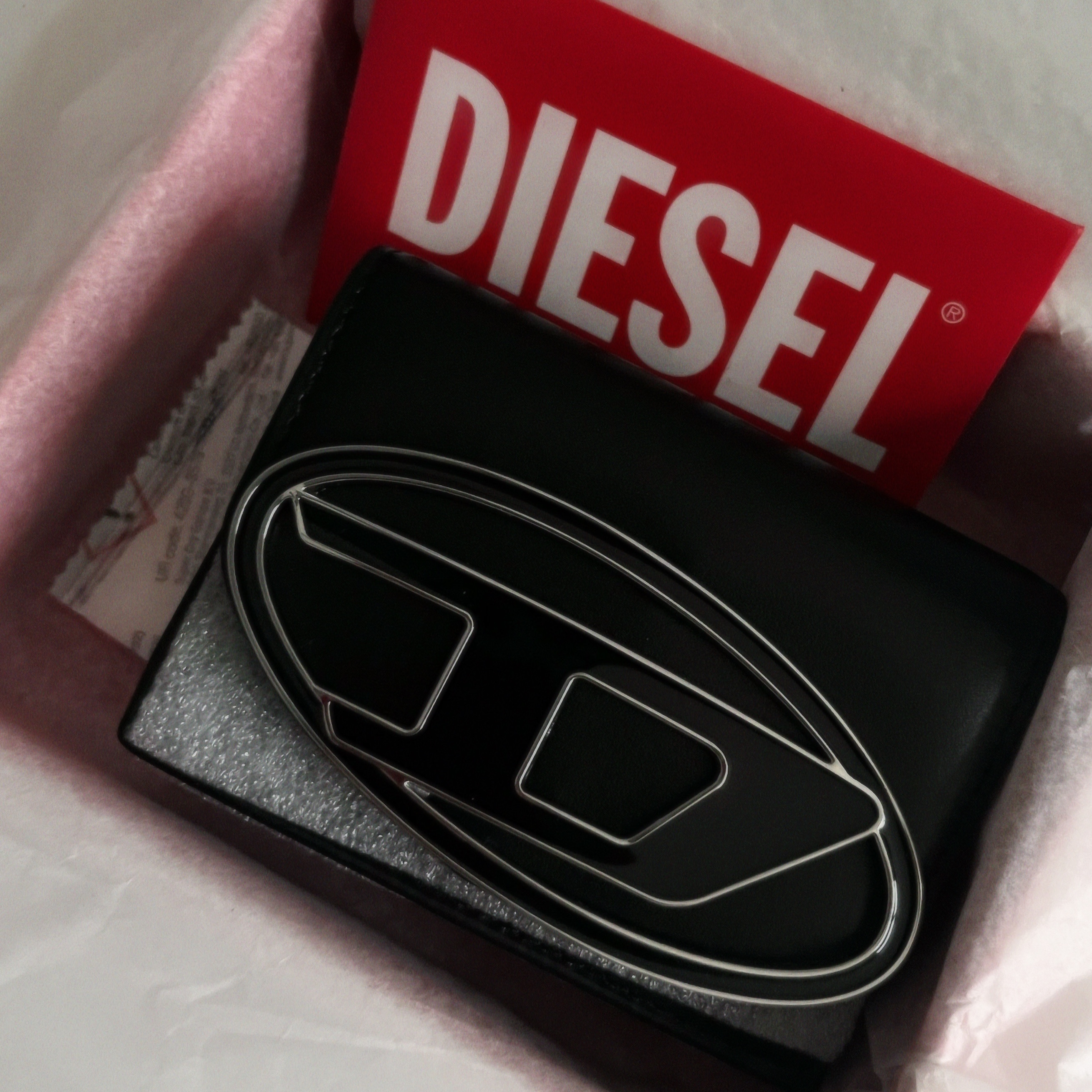 Diesel 1DR Tri-Fold Coin XS li Wallet Black 착용 스타일