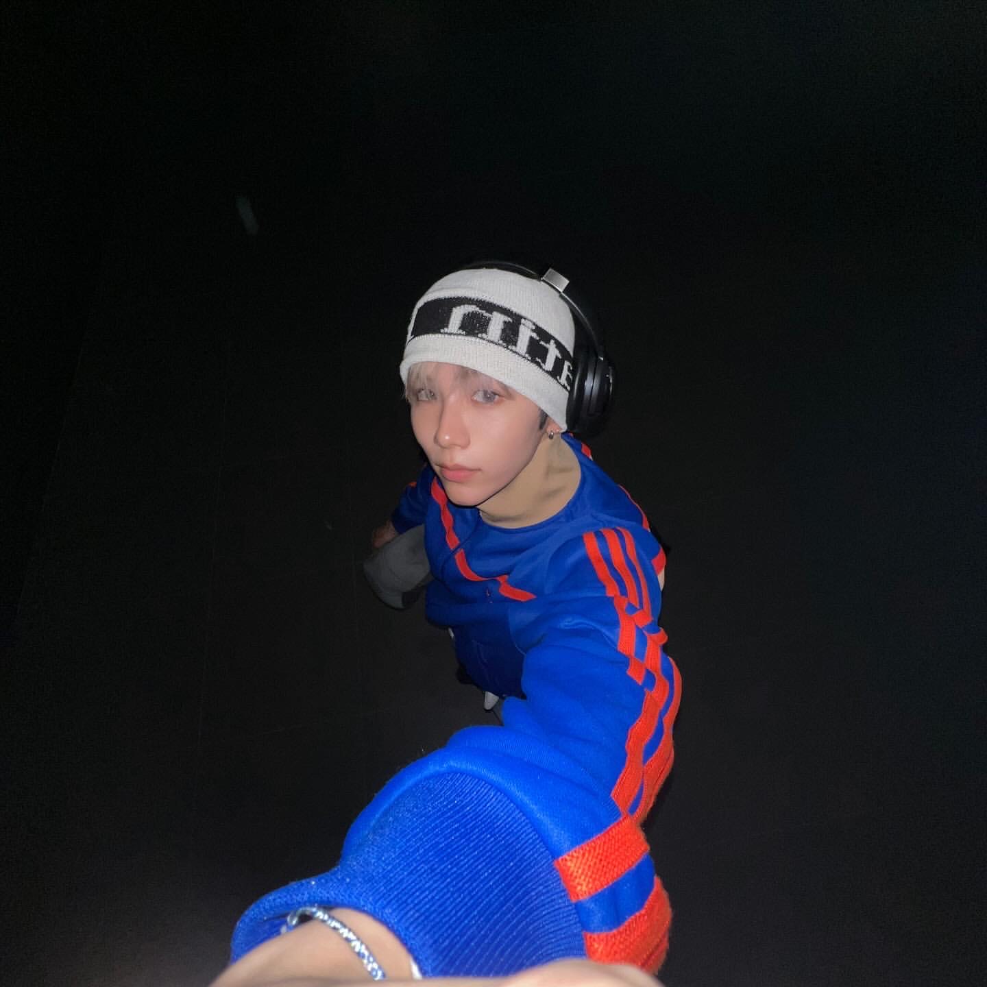 Adidas x Wales Bonner Jersey Track Top Royal Blue - US Sizing, Matin Kim Logo Jacquard Short Beanie White 착용 스타일 - 3