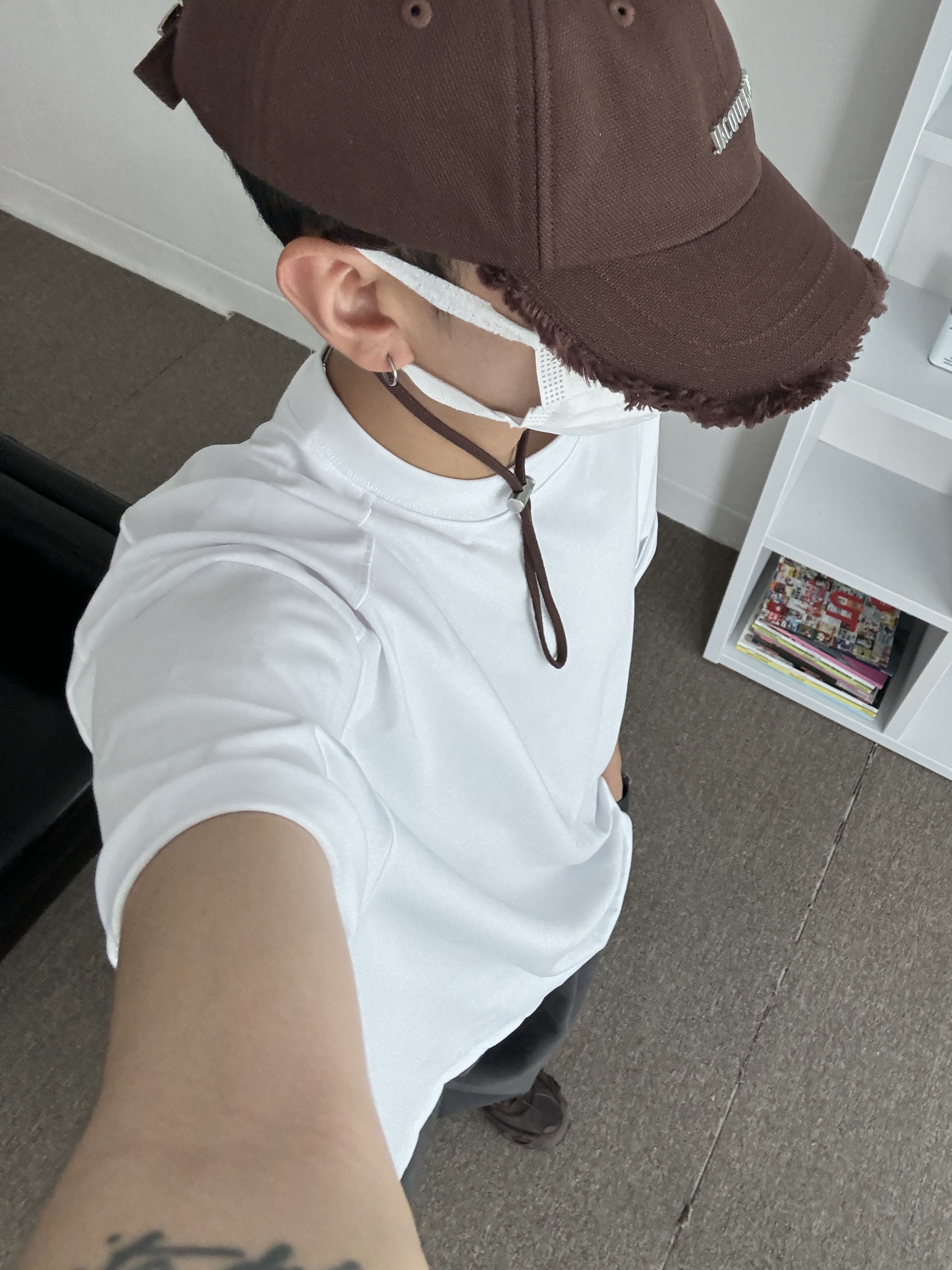 Adidas x Song for the Mute Shadowturf Dark Brown, Jacquemus La Casquette Artichaut Fringe Baseball Cap Brown 착용 스타일 - 2