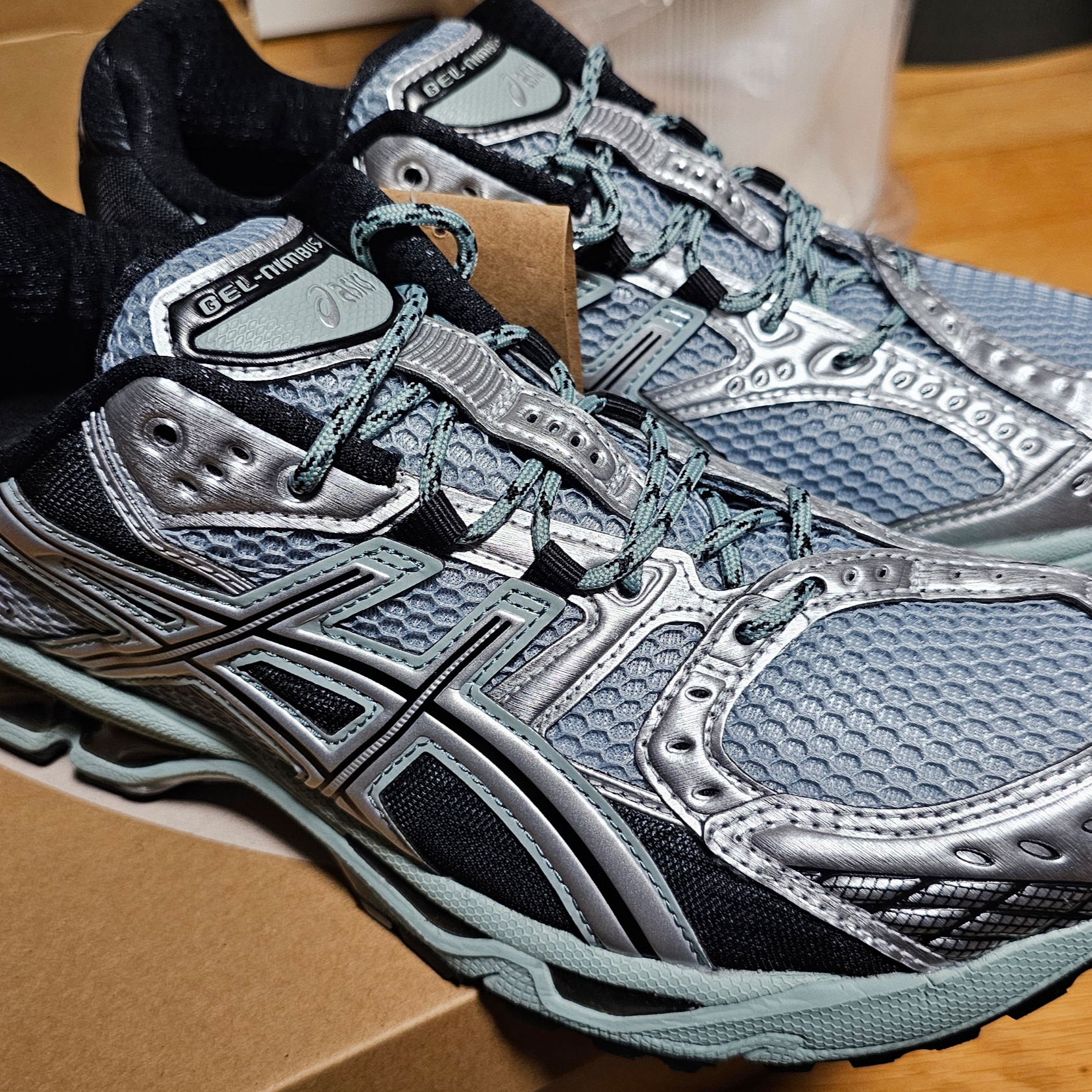 Asics Gel-Nimbus 10.1 Ocean Haze Pure Silver 착용 스타일