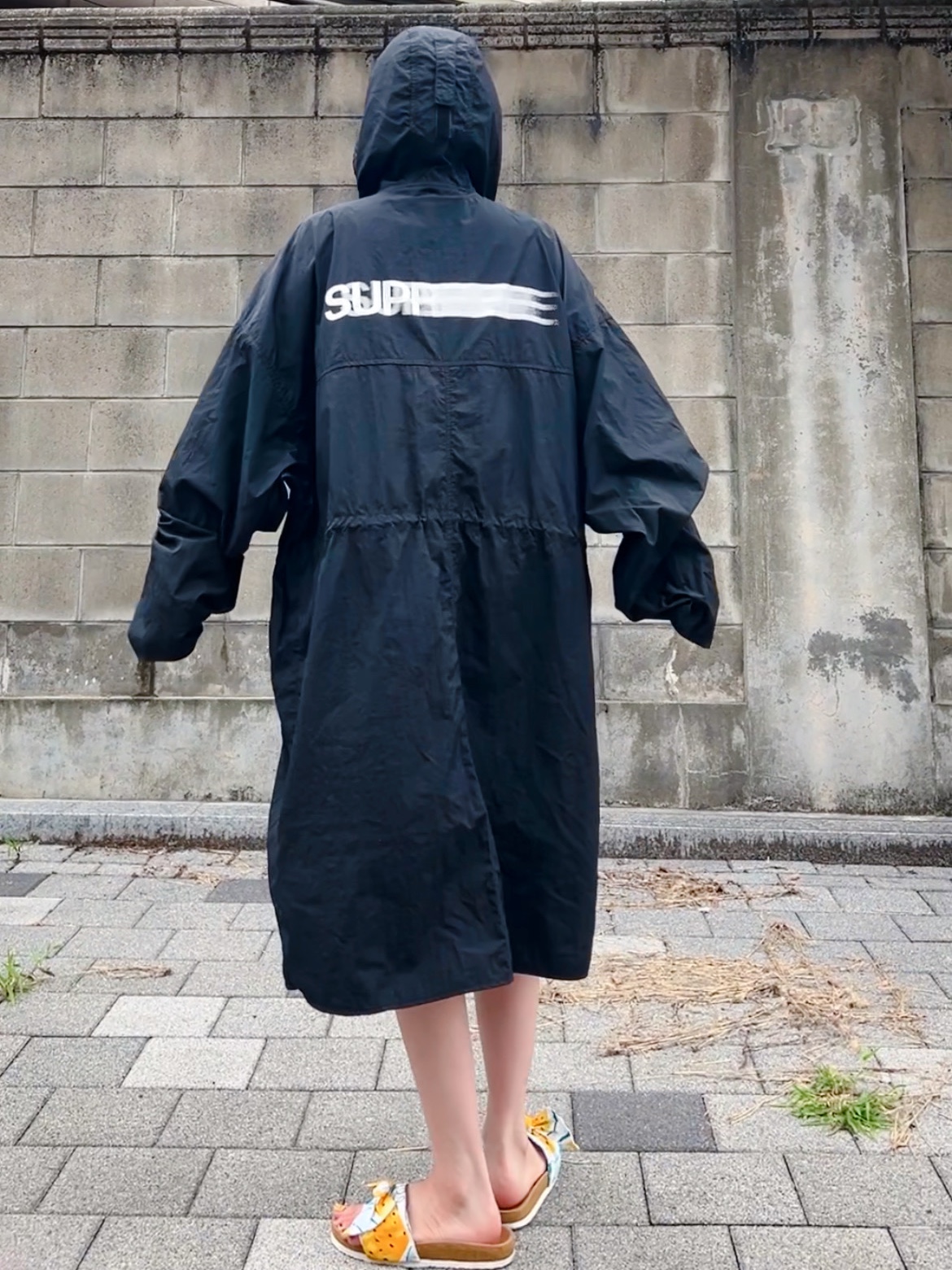 Supreme Motion Logo Lightweight Parka Black - 23SS 착용 스타일 - 2
